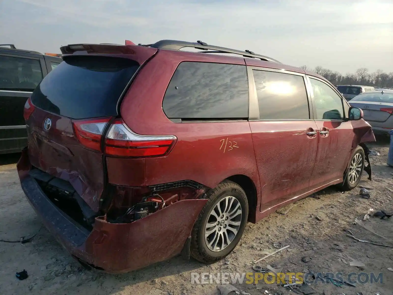 4 Фотография поврежденного автомобиля 5TDYZ3DC6KS974869 TOYOTA SIENNA 2019