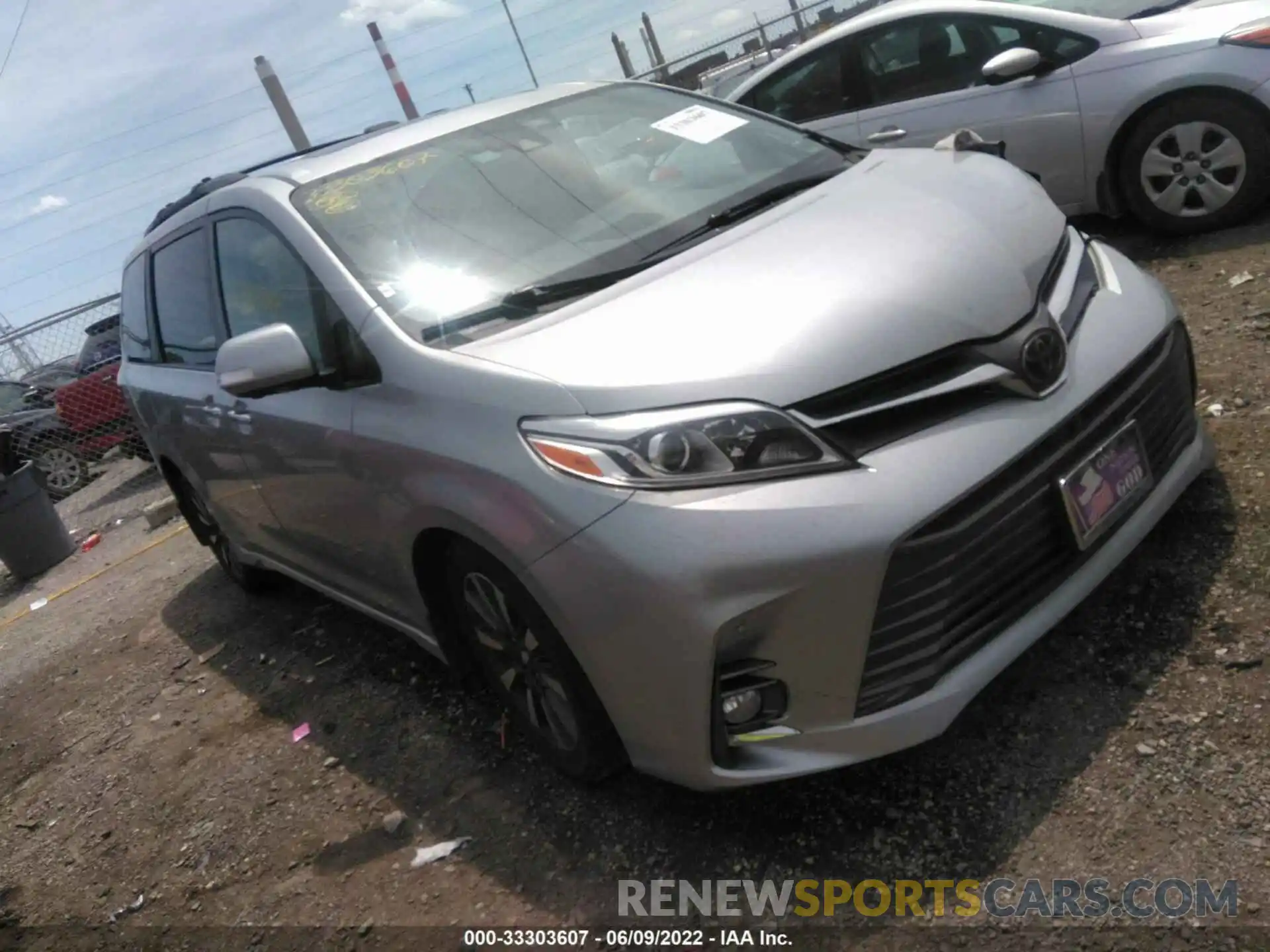 1 Photograph of a damaged car 5TDYZ3DC6KS975164 TOYOTA SIENNA 2019