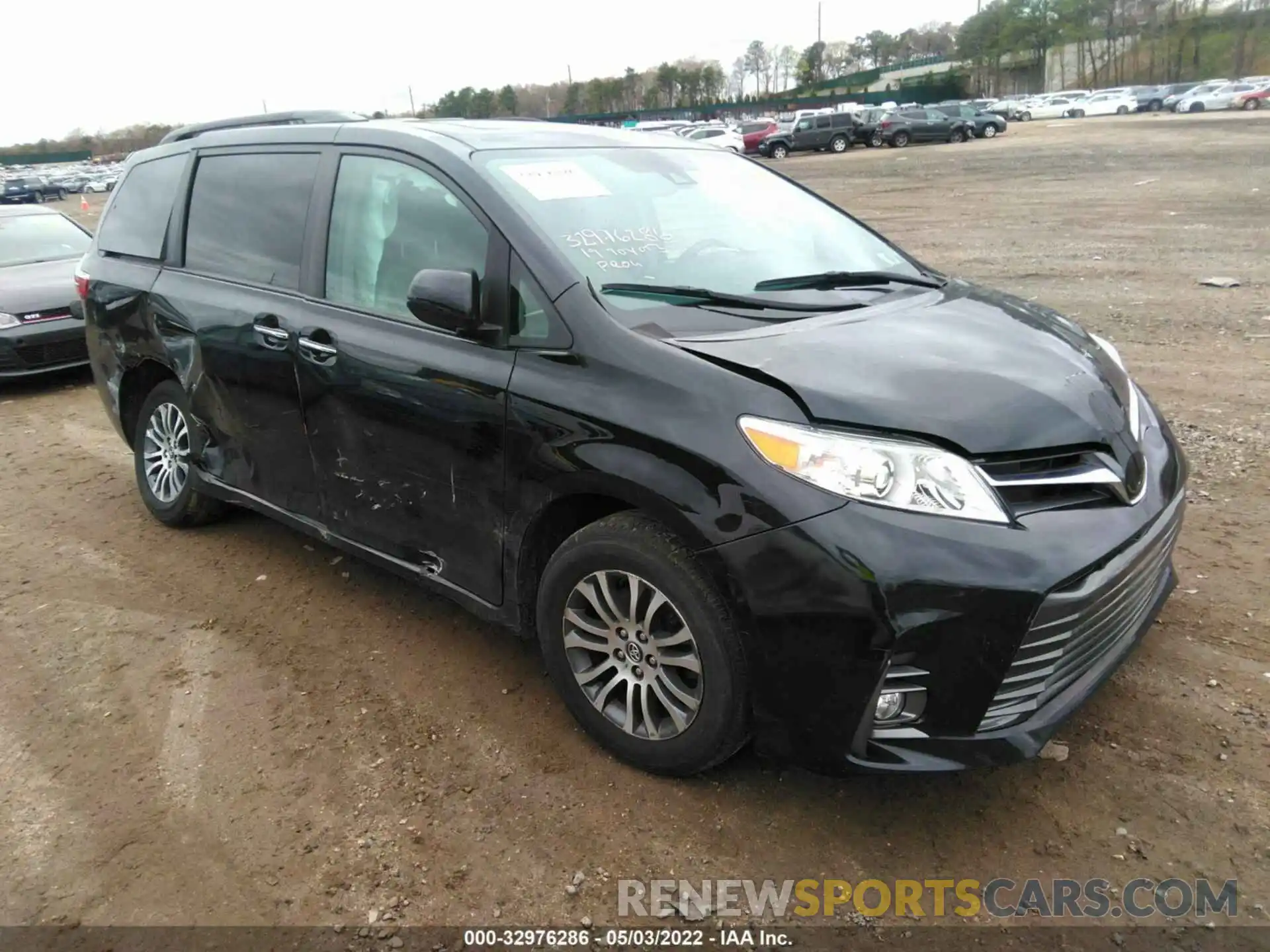 1 Фотография поврежденного автомобиля 5TDYZ3DC6KS978100 TOYOTA SIENNA 2019