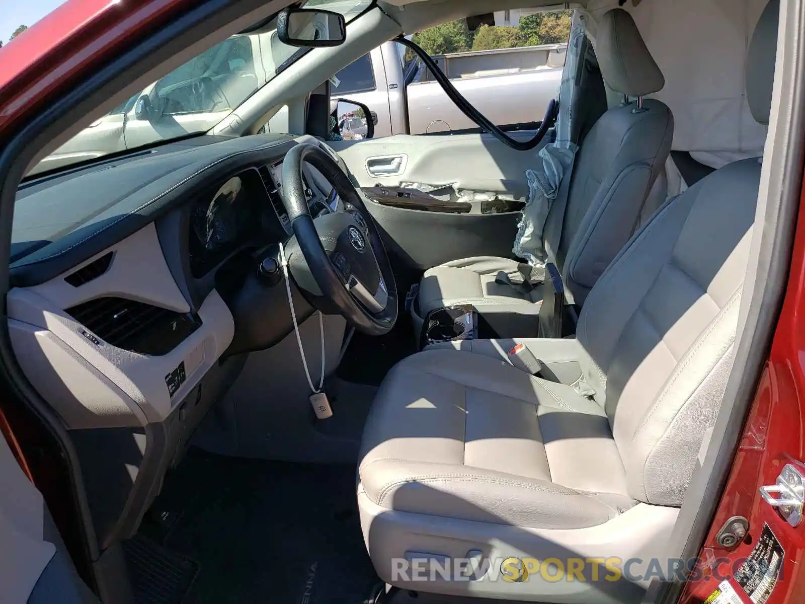 6 Photograph of a damaged car 5TDYZ3DC6KS980350 TOYOTA SIENNA 2019