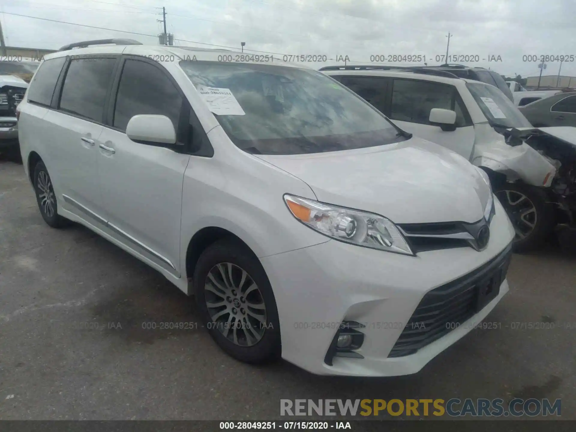 1 Фотография поврежденного автомобиля 5TDYZ3DC6KS982650 TOYOTA SIENNA 2019