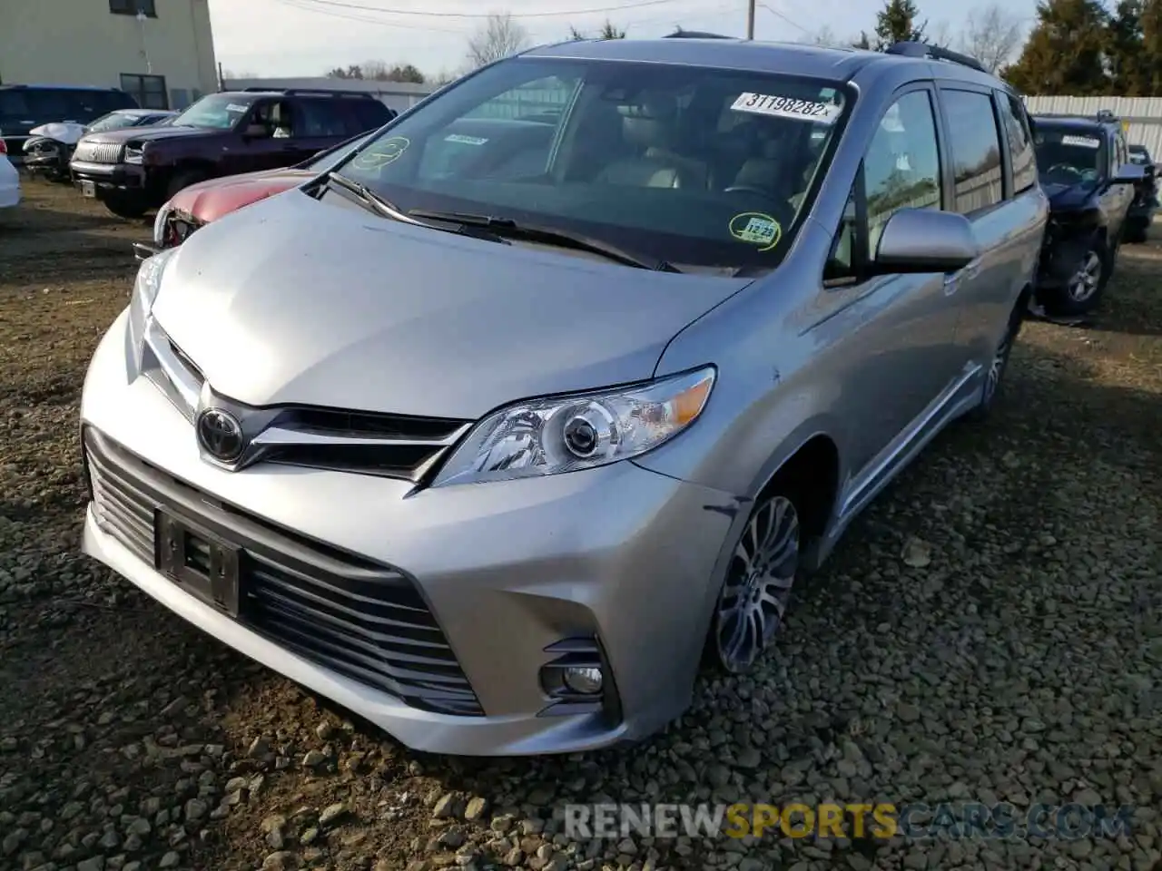 2 Photograph of a damaged car 5TDYZ3DC6KS984530 TOYOTA SIENNA 2019