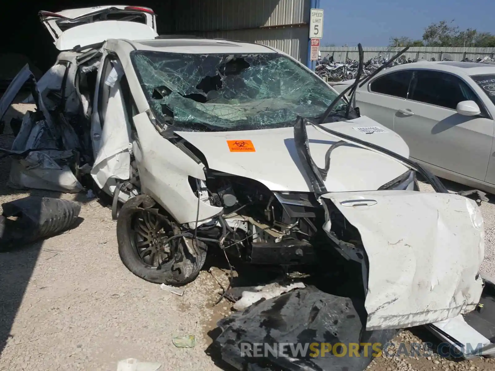 1 Photograph of a damaged car 5TDYZ3DC6KS987234 TOYOTA SIENNA 2019