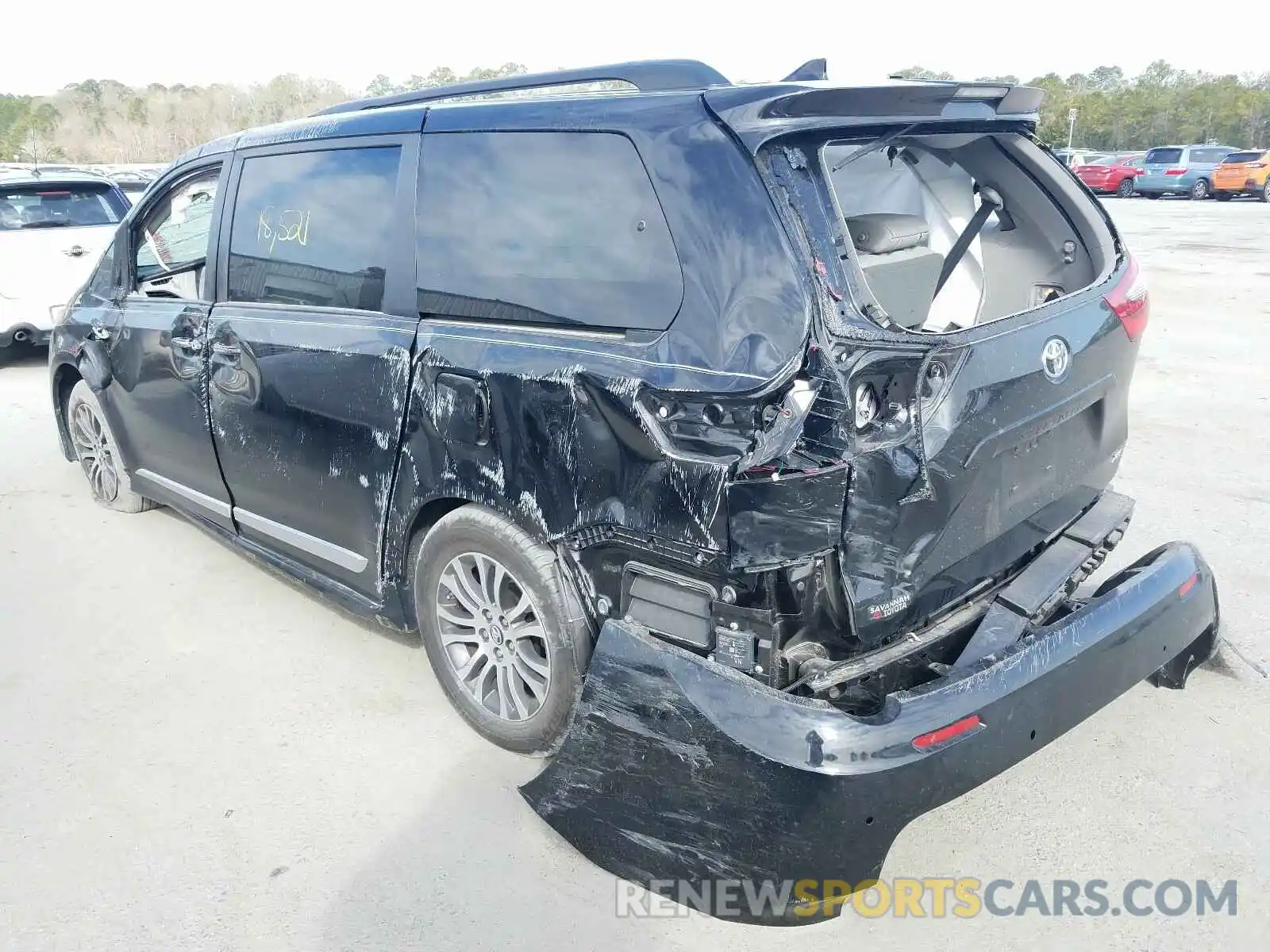 3 Photograph of a damaged car 5TDYZ3DC6KS988545 TOYOTA SIENNA 2019