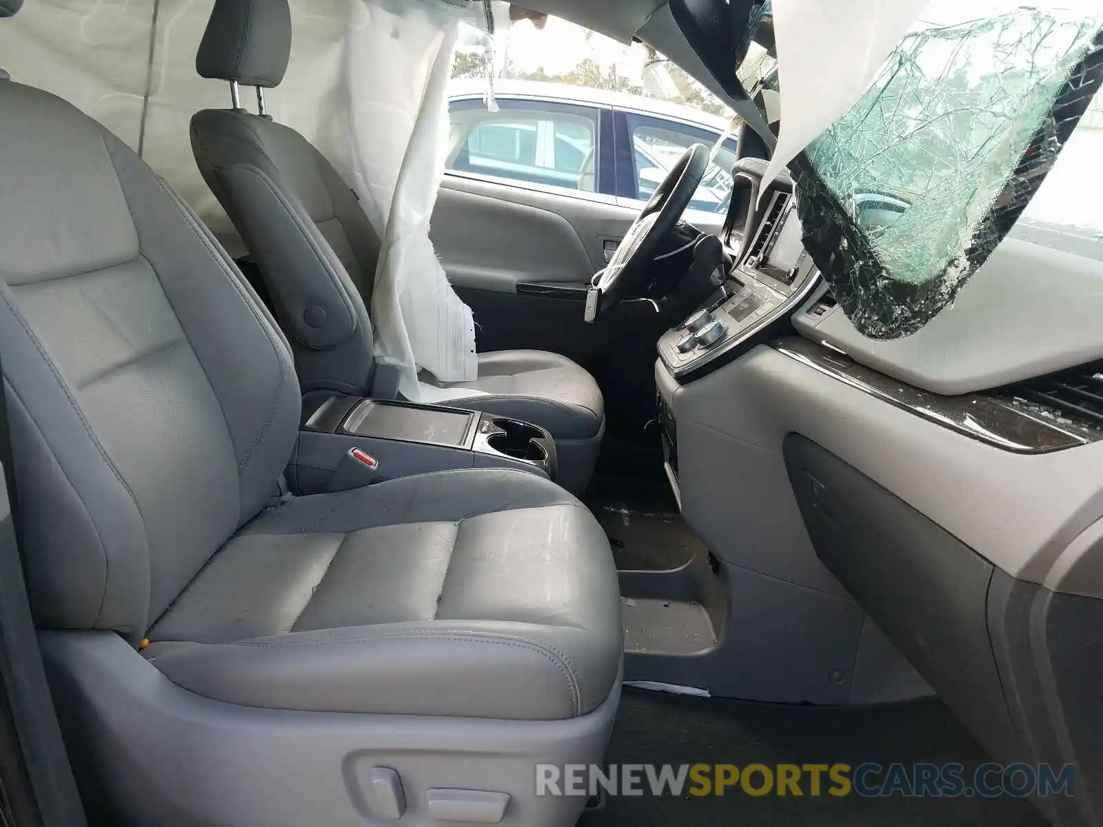 5 Photograph of a damaged car 5TDYZ3DC6KS988545 TOYOTA SIENNA 2019