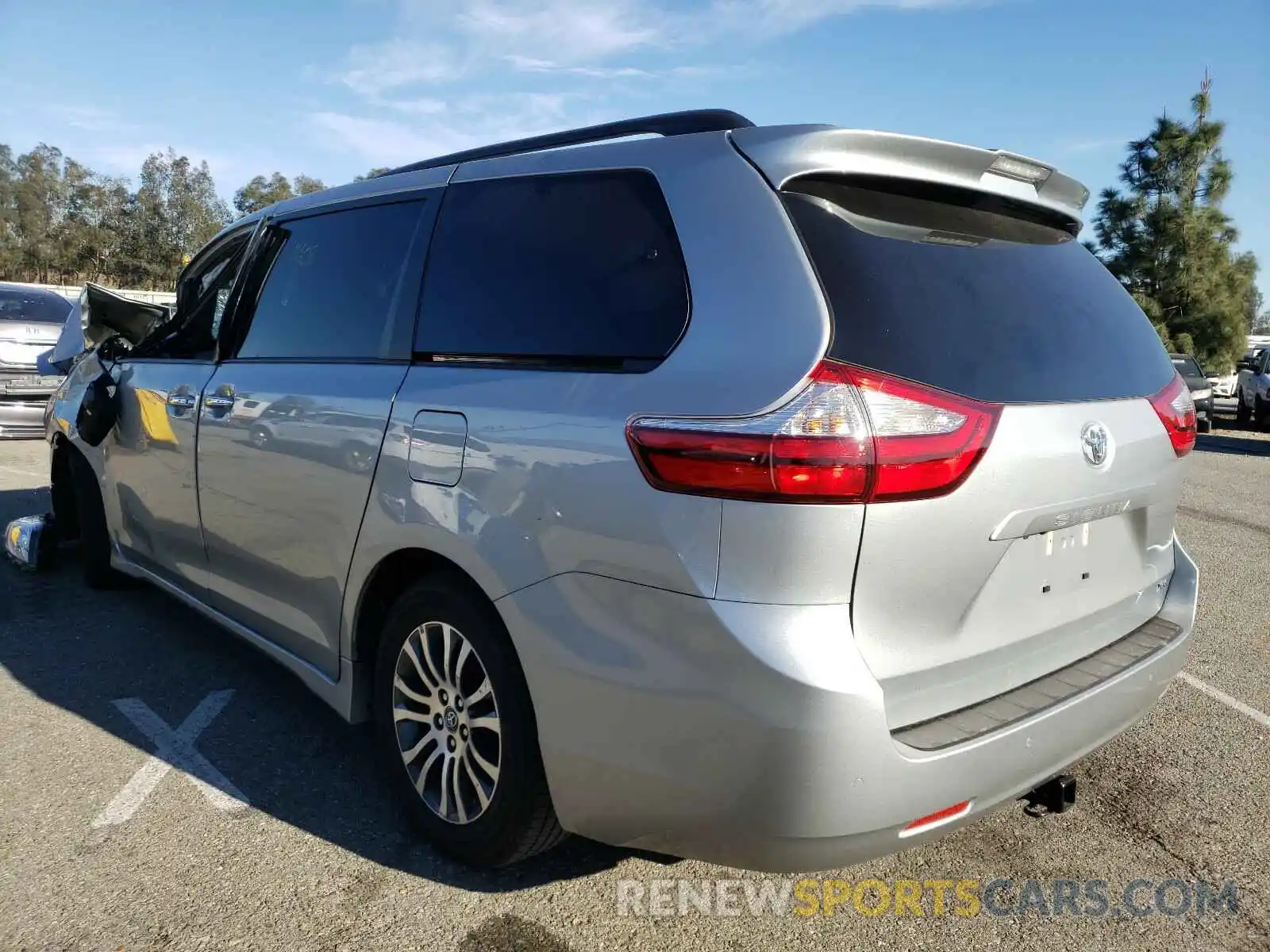 3 Photograph of a damaged car 5TDYZ3DC6KS989212 TOYOTA SIENNA 2019