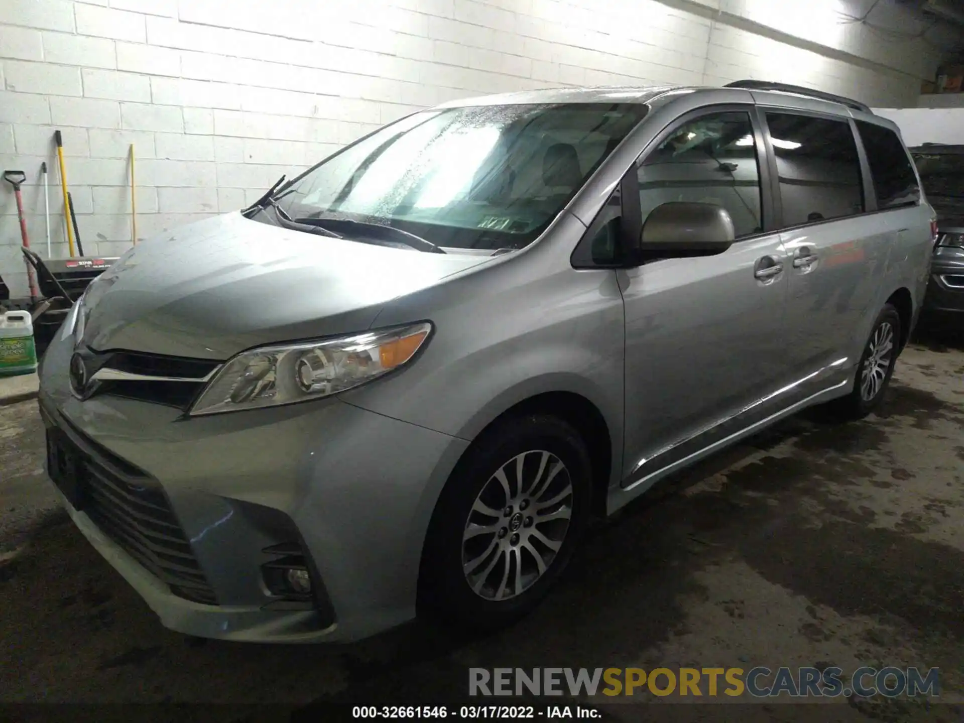 2 Photograph of a damaged car 5TDYZ3DC6KS989291 TOYOTA SIENNA 2019