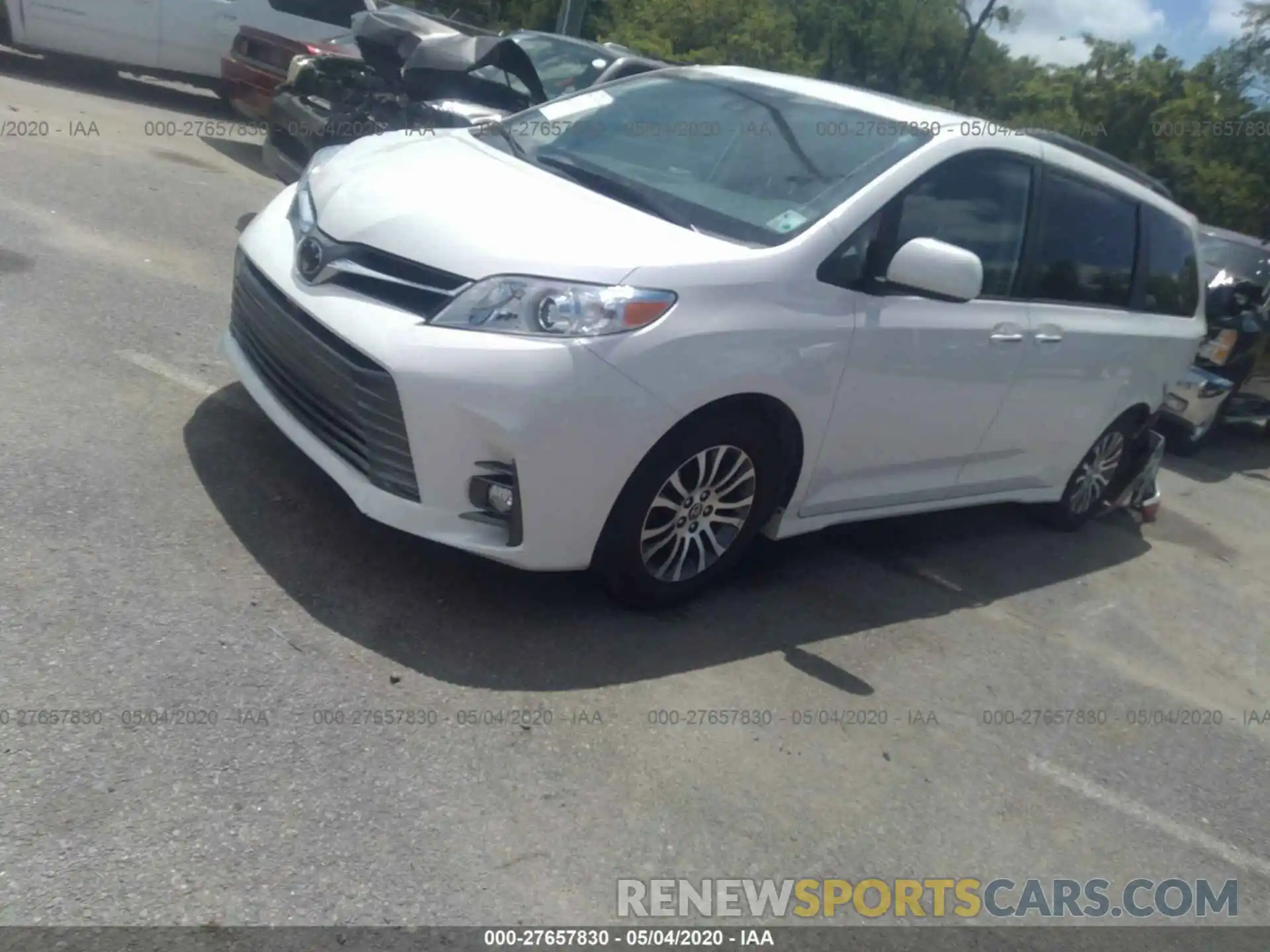 2 Photograph of a damaged car 5TDYZ3DC6KS989758 TOYOTA SIENNA 2019