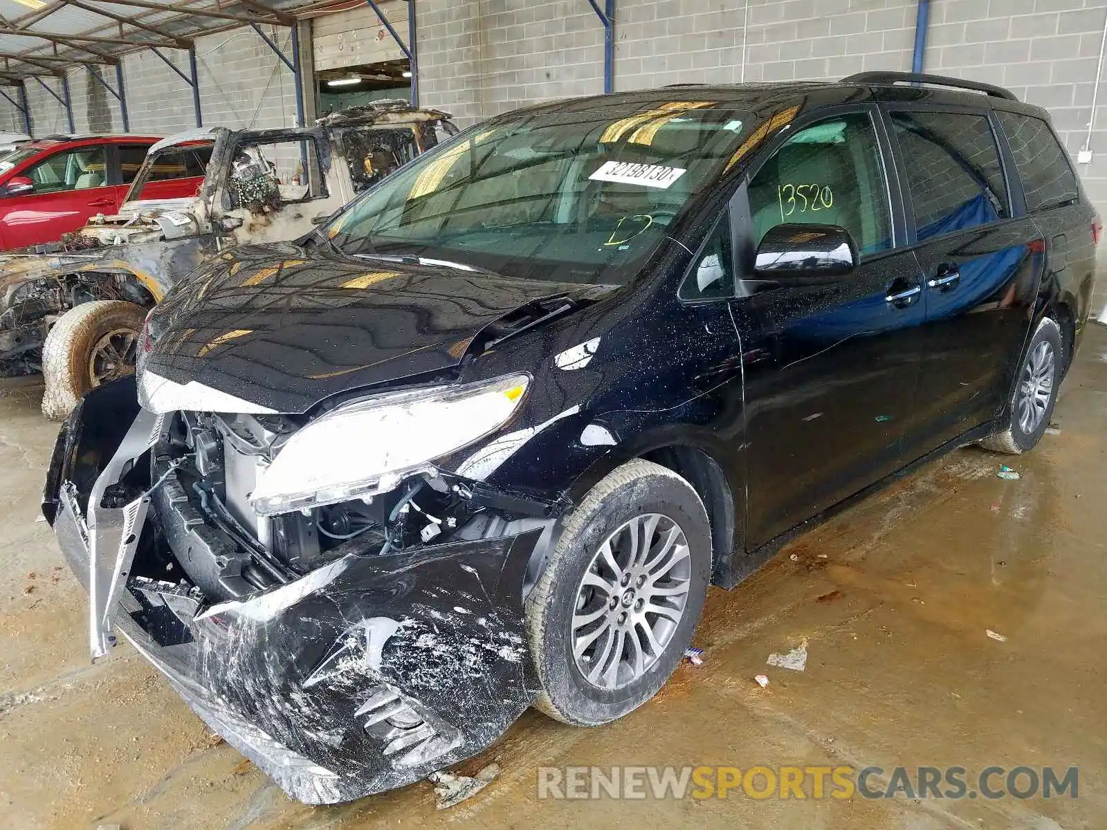 2 Photograph of a damaged car 5TDYZ3DC6KS998556 TOYOTA SIENNA 2019