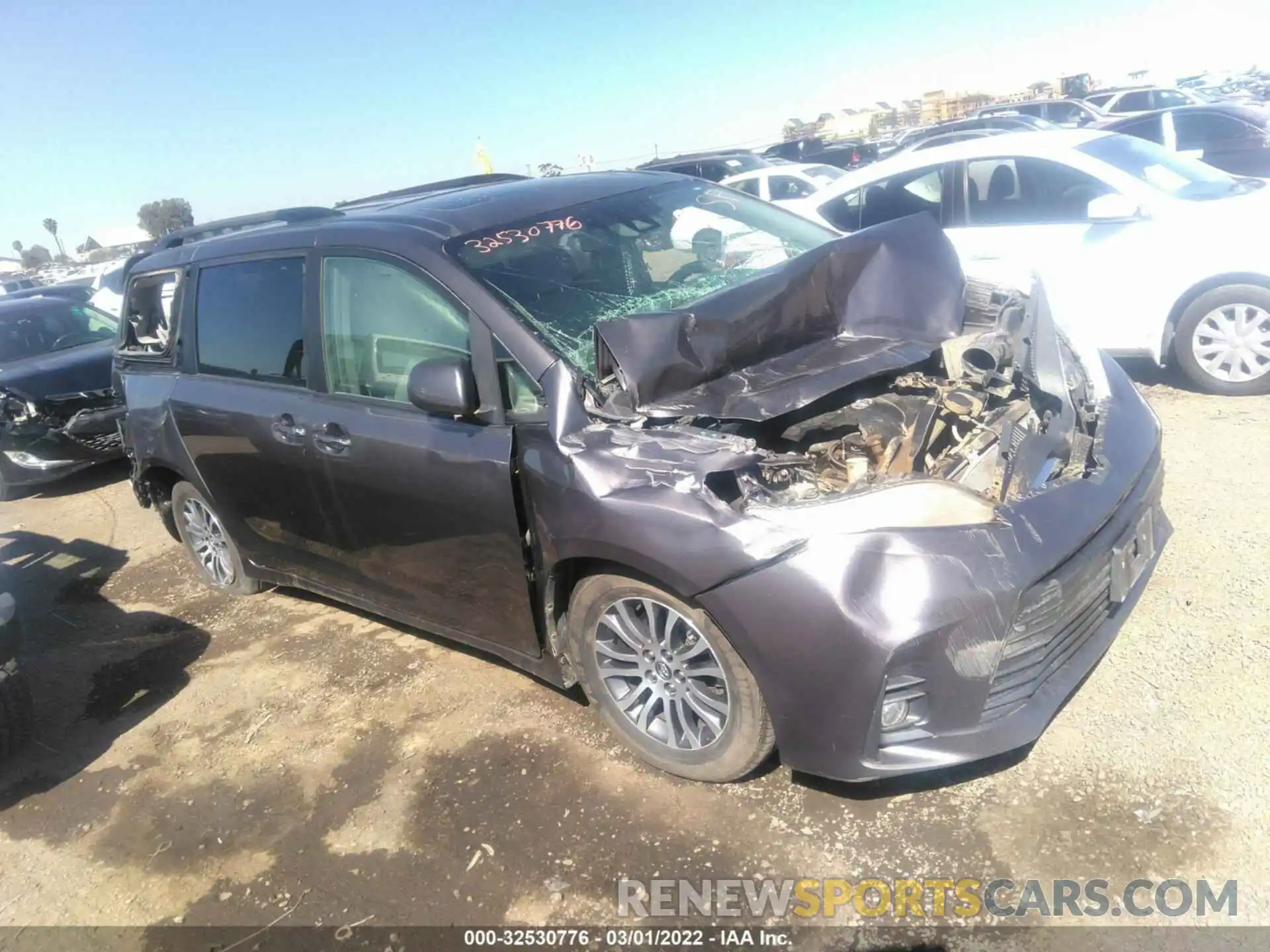 1 Photograph of a damaged car 5TDYZ3DC7KS002004 TOYOTA SIENNA 2019