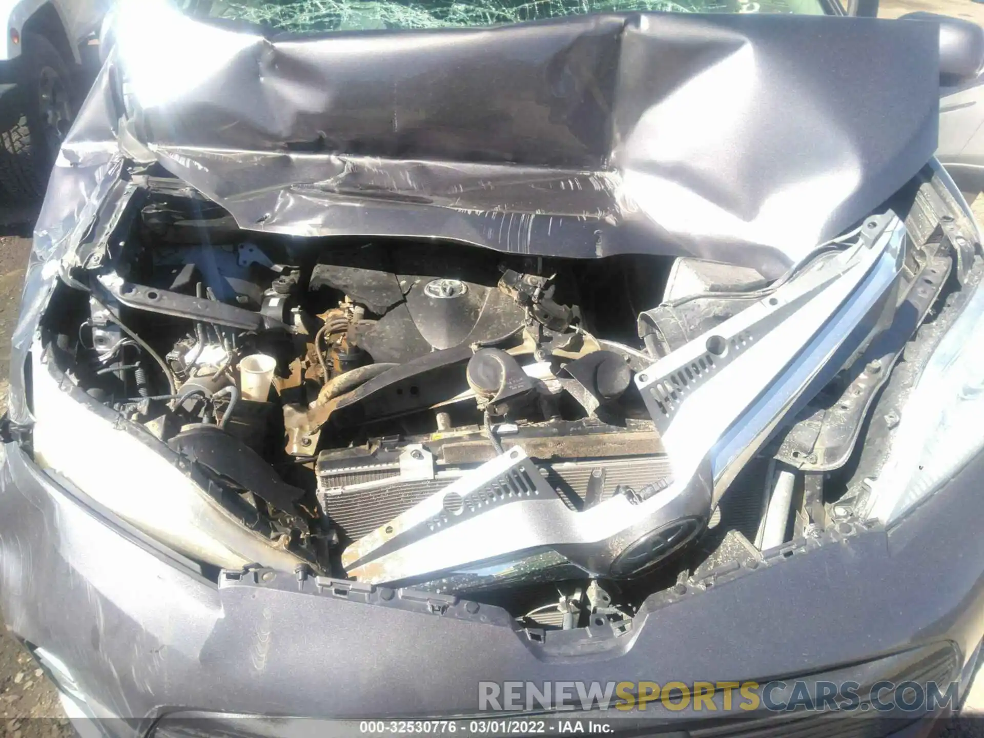 10 Photograph of a damaged car 5TDYZ3DC7KS002004 TOYOTA SIENNA 2019