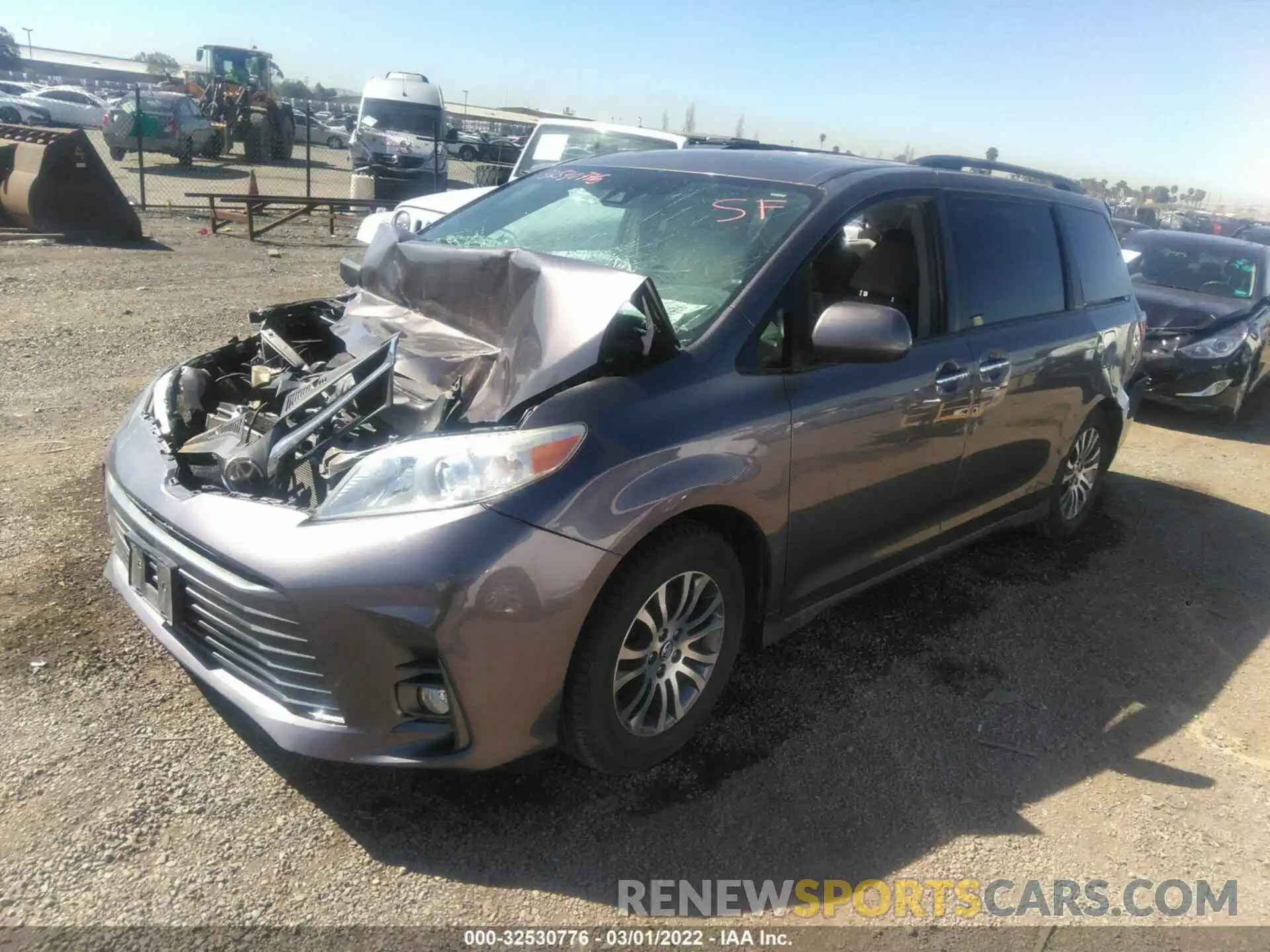 2 Фотография поврежденного автомобиля 5TDYZ3DC7KS002004 TOYOTA SIENNA 2019