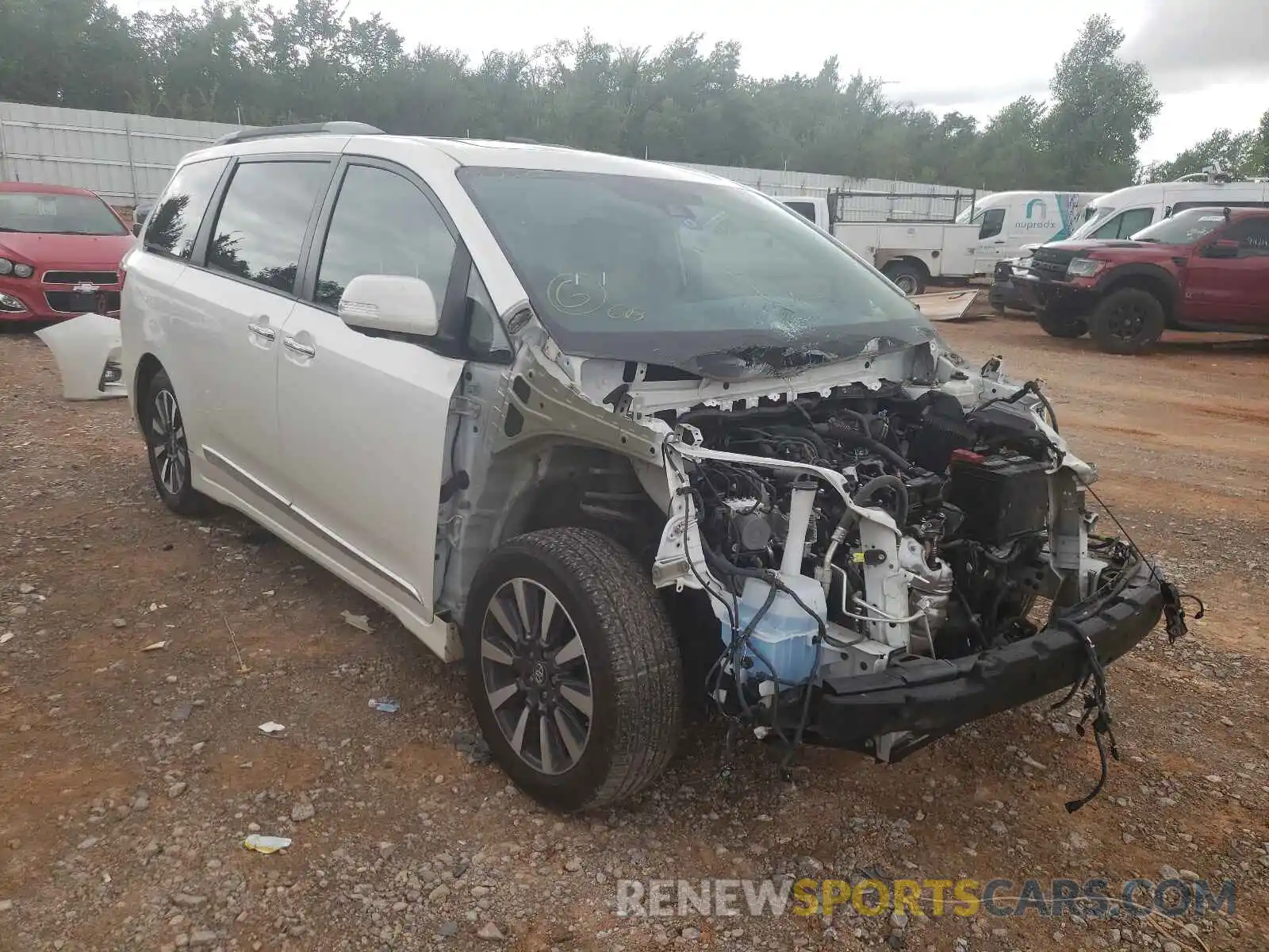 1 Photograph of a damaged car 5TDYZ3DC7KS002262 TOYOTA SIENNA 2019