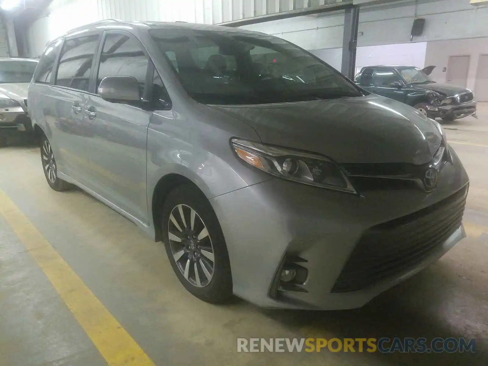 1 Фотография поврежденного автомобиля 5TDYZ3DC7KS003055 TOYOTA SIENNA 2019