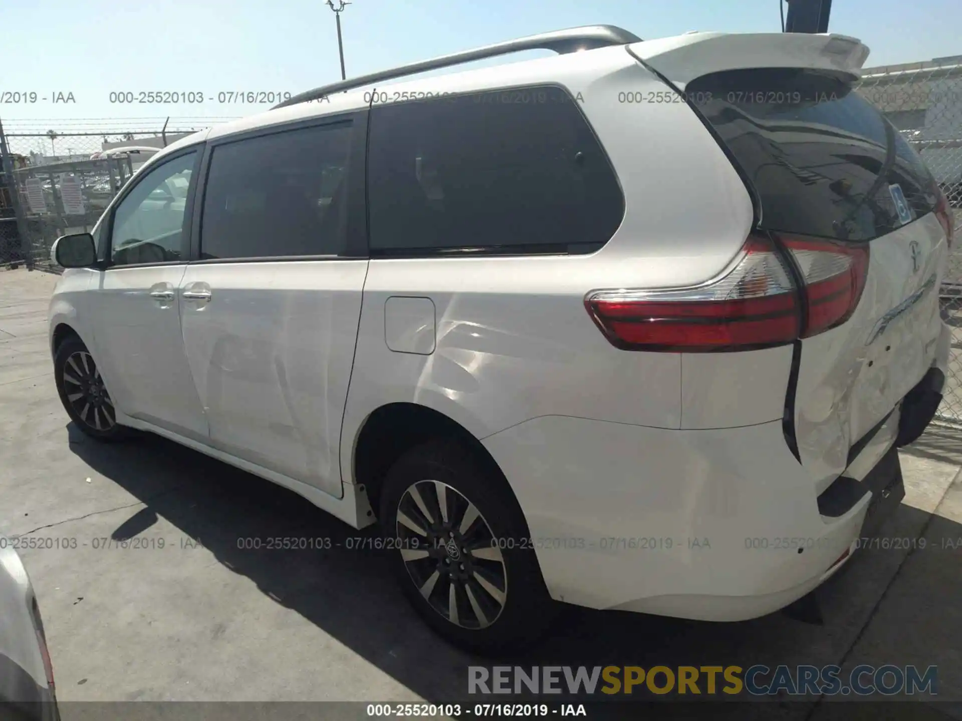 3 Photograph of a damaged car 5TDYZ3DC7KS003718 TOYOTA SIENNA 2019