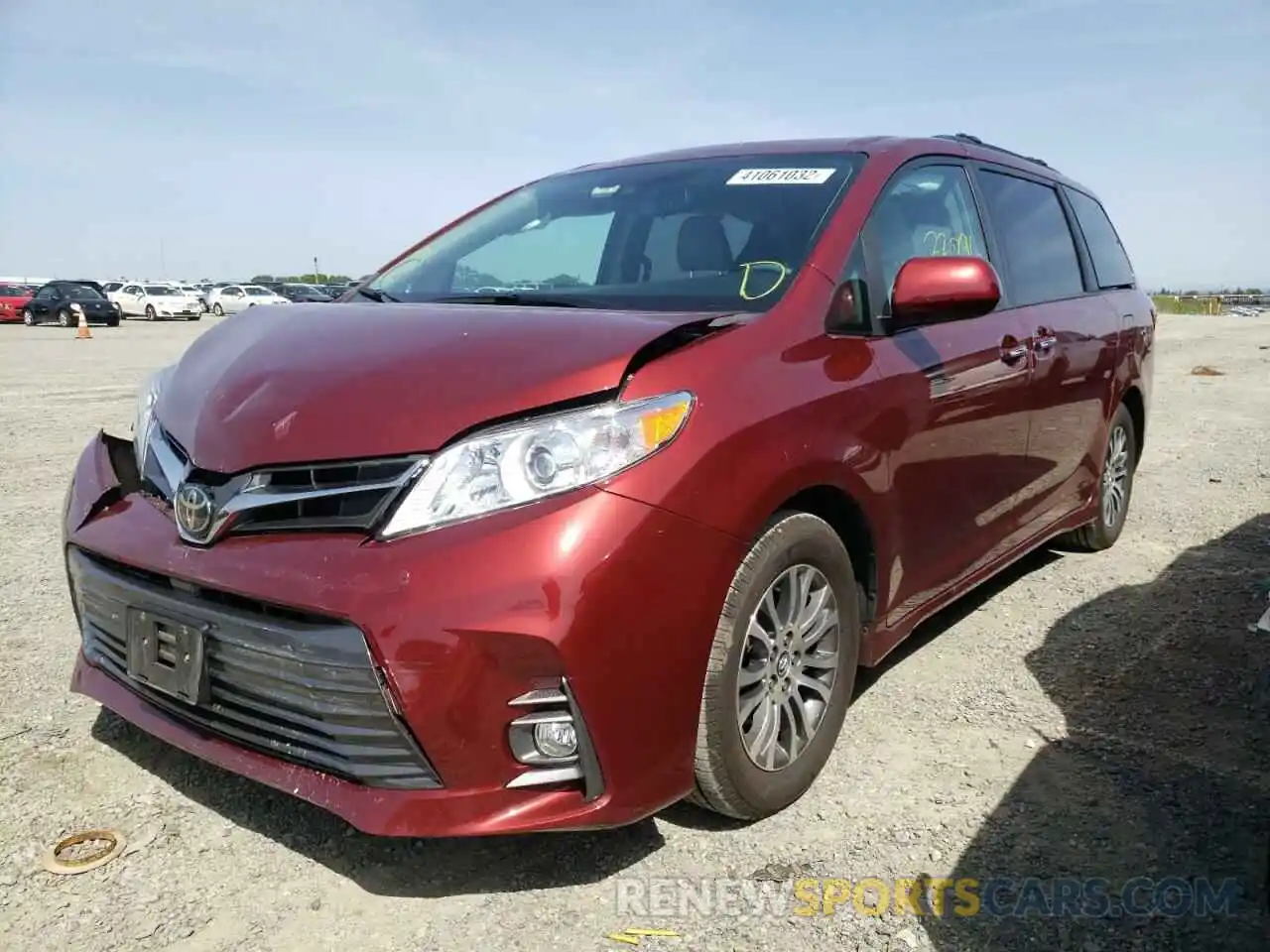 2 Photograph of a damaged car 5TDYZ3DC7KS004531 TOYOTA SIENNA 2019