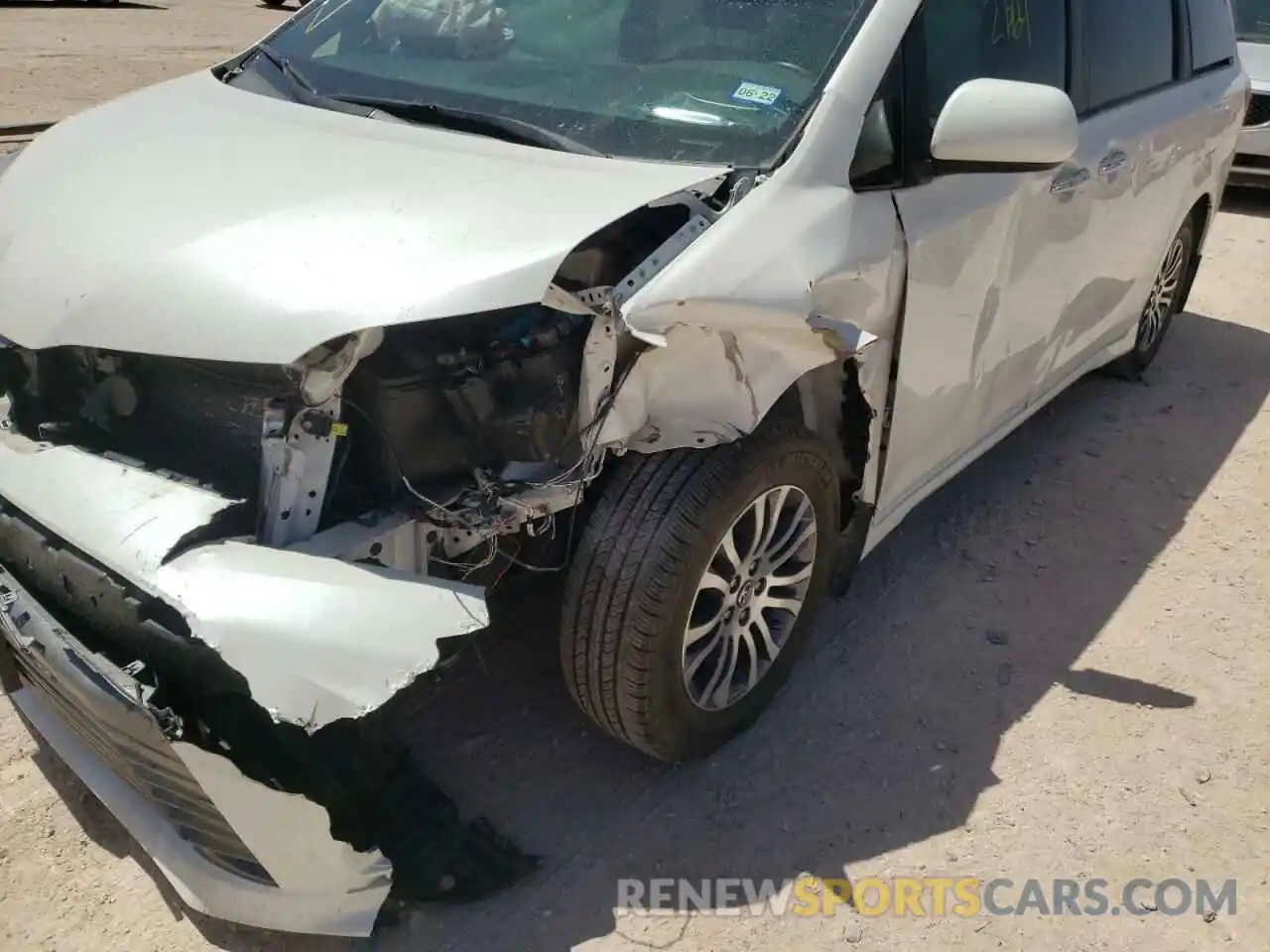 9 Photograph of a damaged car 5TDYZ3DC7KS004643 TOYOTA SIENNA 2019