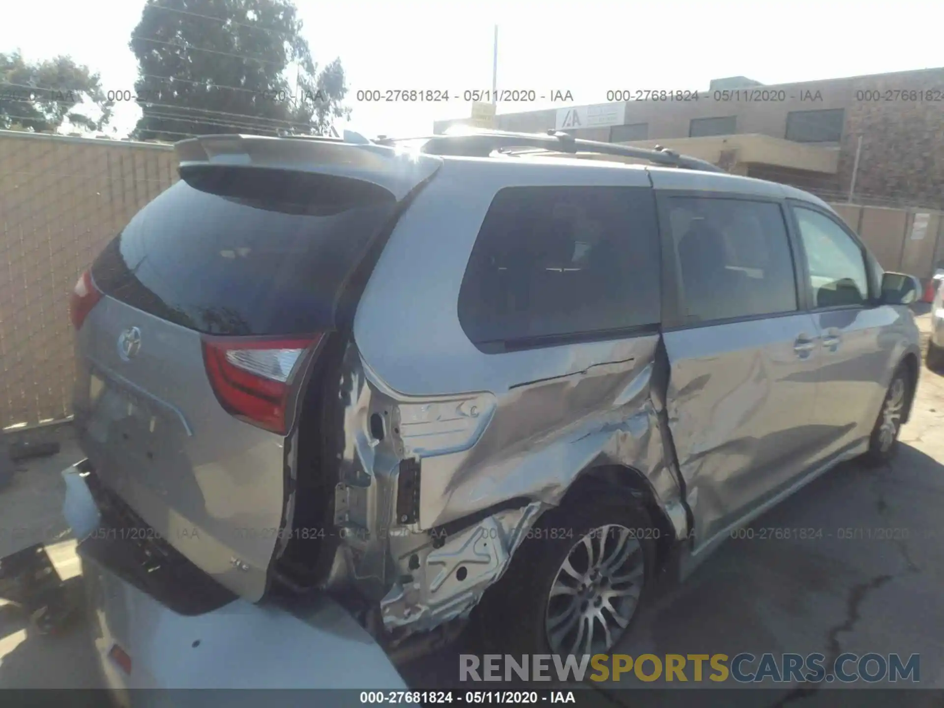 4 Photograph of a damaged car 5TDYZ3DC7KS005954 TOYOTA SIENNA 2019