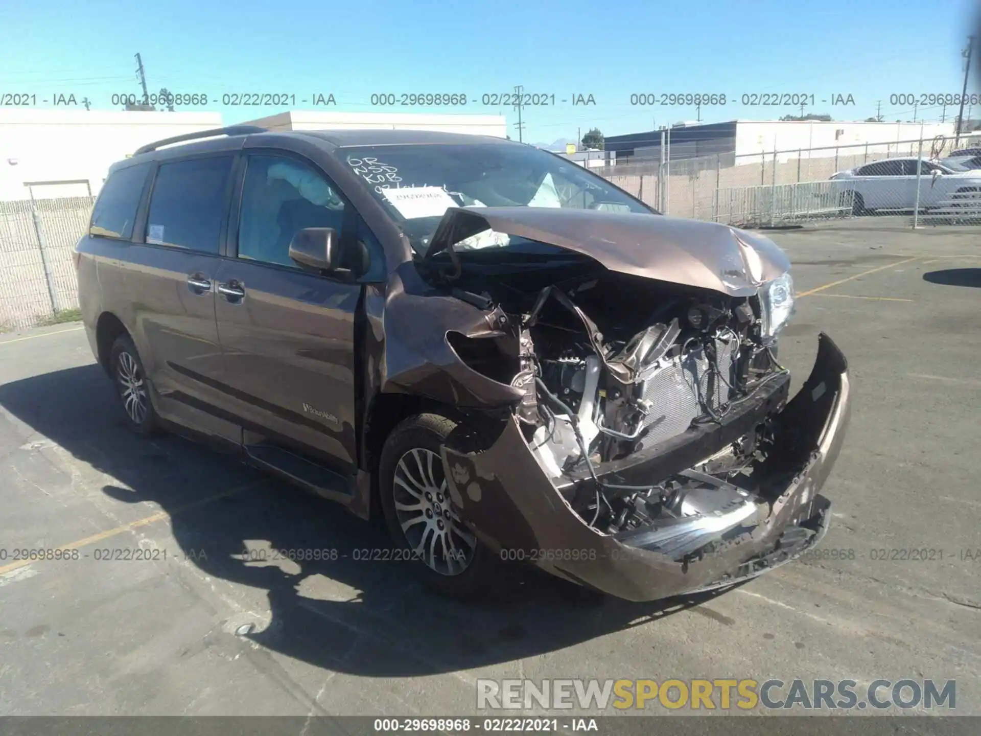 1 Photograph of a damaged car 5TDYZ3DC7KS007977 TOYOTA SIENNA 2019