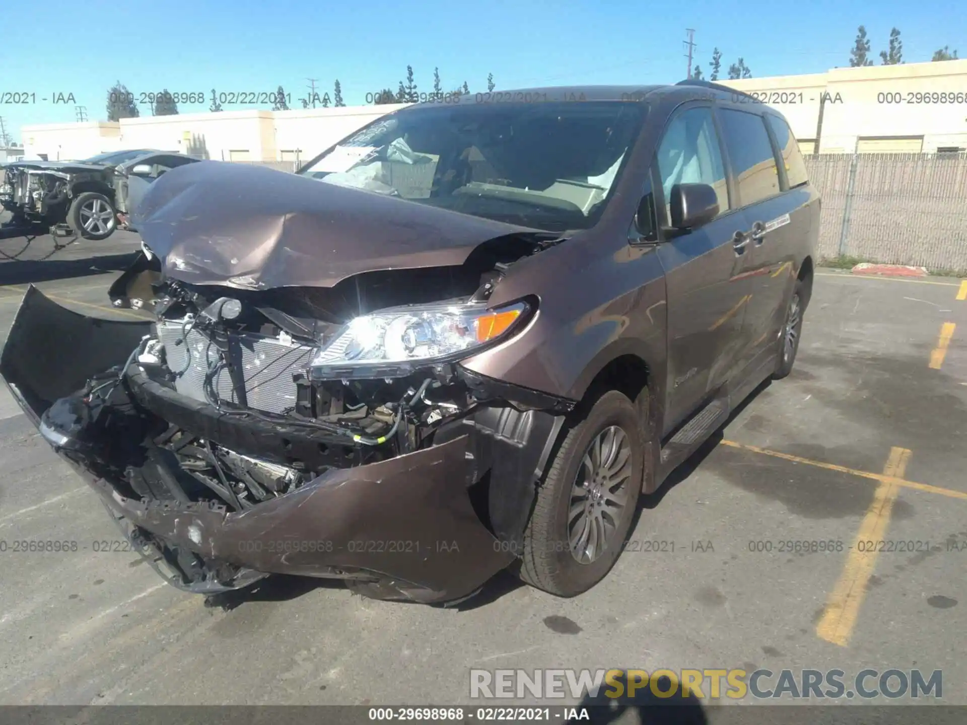 2 Photograph of a damaged car 5TDYZ3DC7KS007977 TOYOTA SIENNA 2019