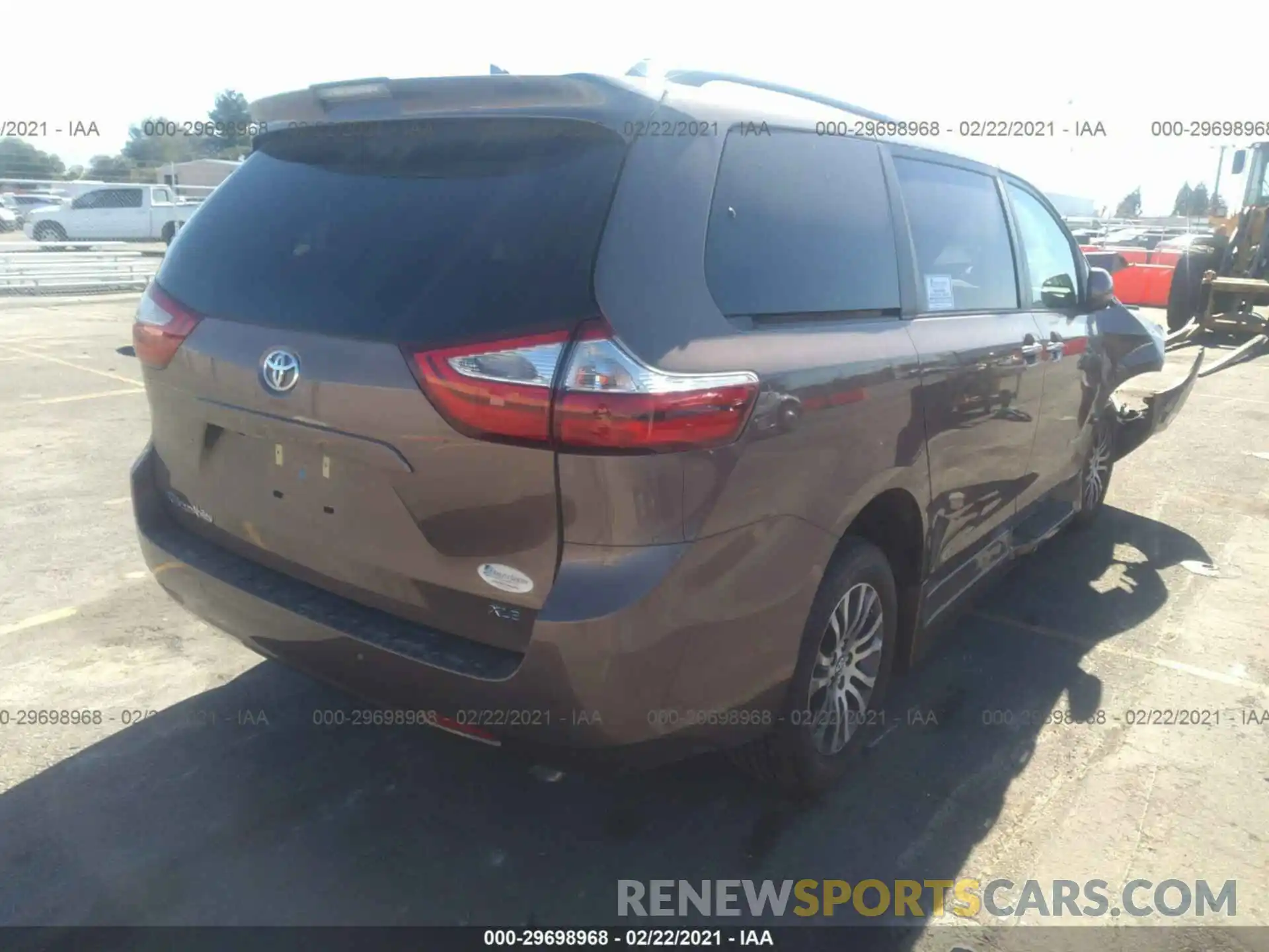 4 Фотография поврежденного автомобиля 5TDYZ3DC7KS007977 TOYOTA SIENNA 2019