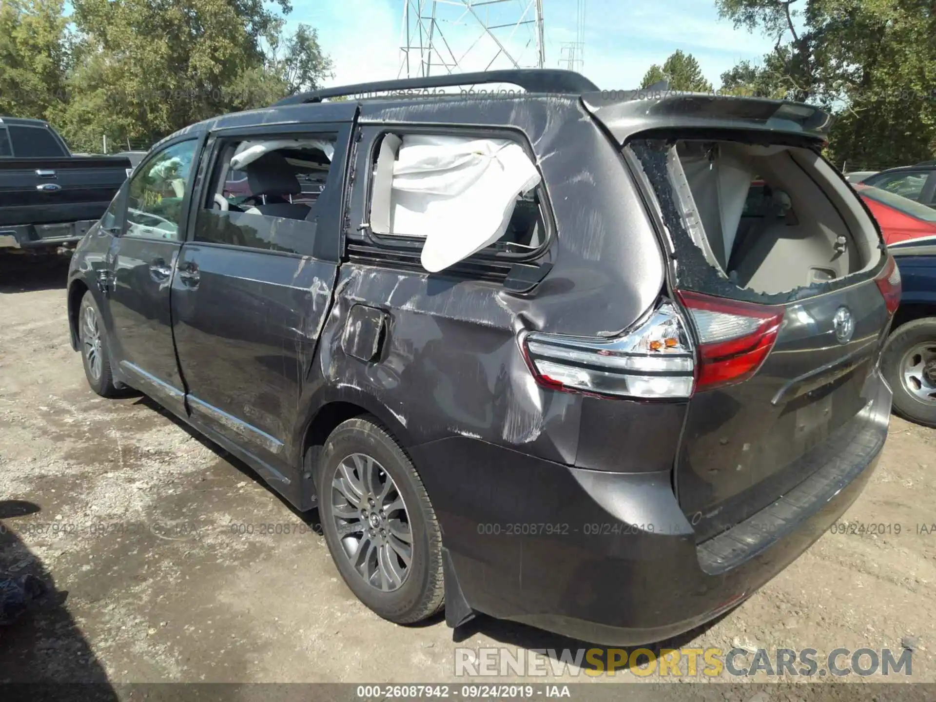 3 Фотография поврежденного автомобиля 5TDYZ3DC7KS008188 TOYOTA SIENNA 2019