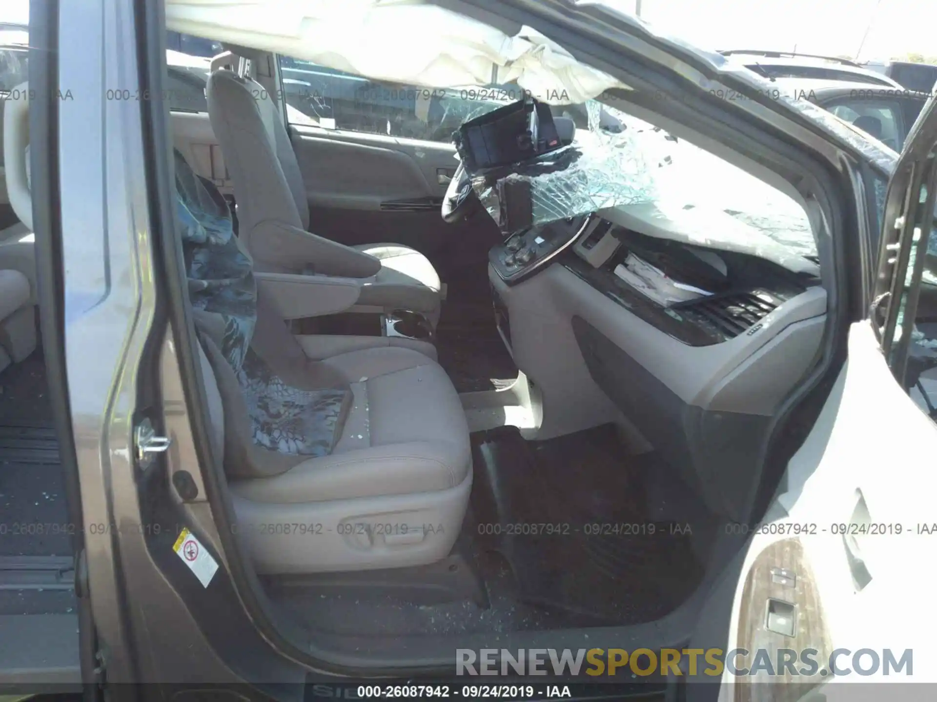 5 Photograph of a damaged car 5TDYZ3DC7KS008188 TOYOTA SIENNA 2019