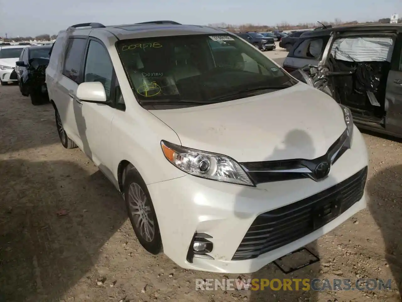 1 Photograph of a damaged car 5TDYZ3DC7KS009518 TOYOTA SIENNA 2019