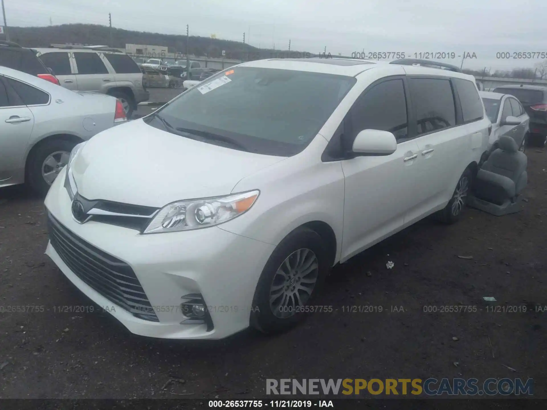 2 Фотография поврежденного автомобиля 5TDYZ3DC7KS011012 TOYOTA SIENNA 2019