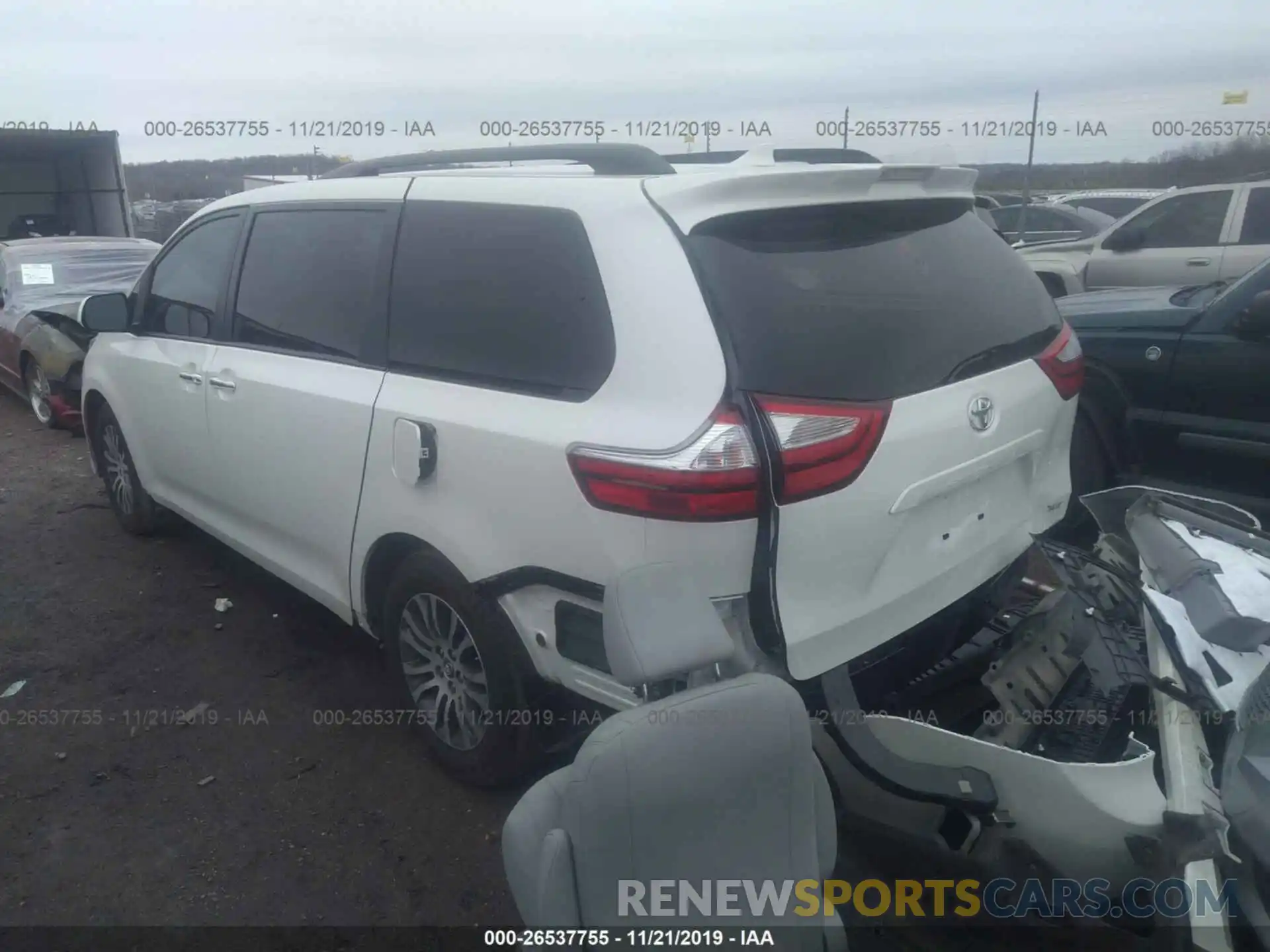 3 Photograph of a damaged car 5TDYZ3DC7KS011012 TOYOTA SIENNA 2019