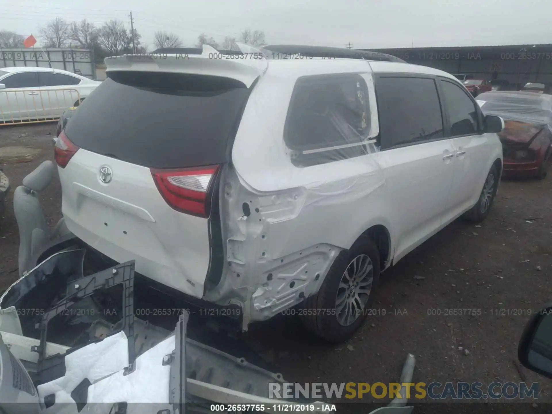 4 Фотография поврежденного автомобиля 5TDYZ3DC7KS011012 TOYOTA SIENNA 2019