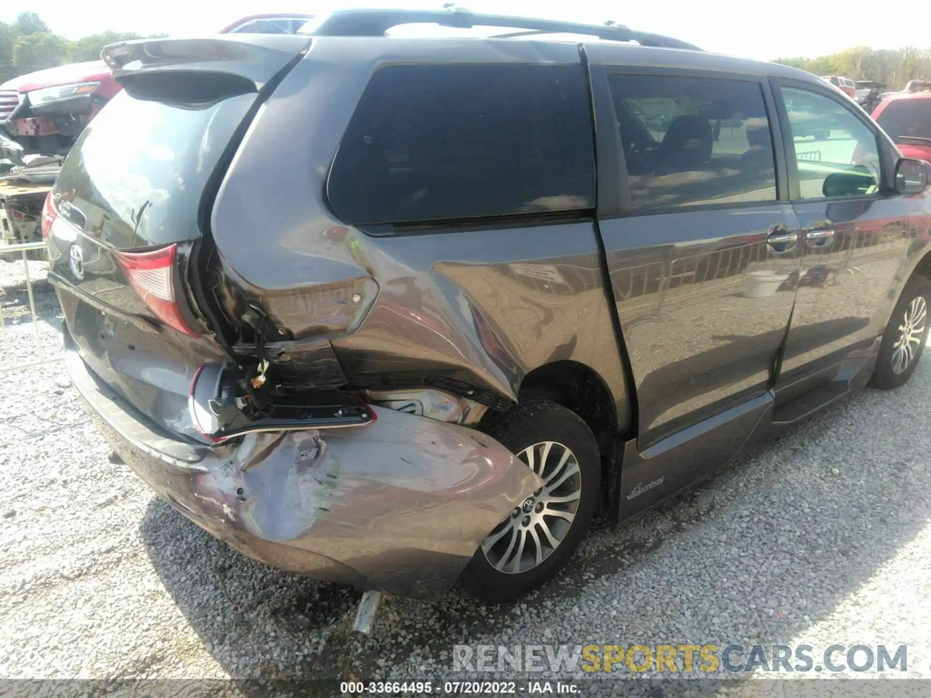 6 Photograph of a damaged car 5TDYZ3DC7KS011589 TOYOTA SIENNA 2019