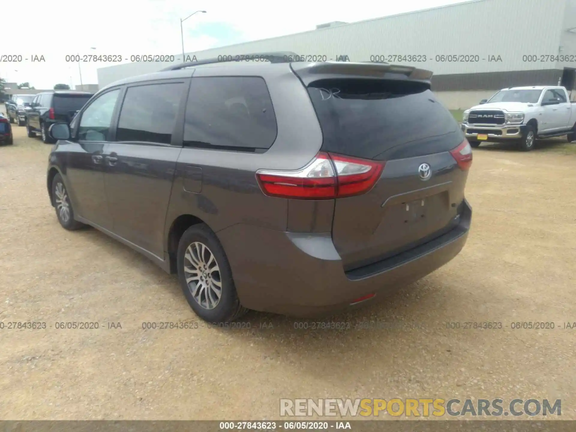 3 Фотография поврежденного автомобиля 5TDYZ3DC7KS011916 TOYOTA SIENNA 2019