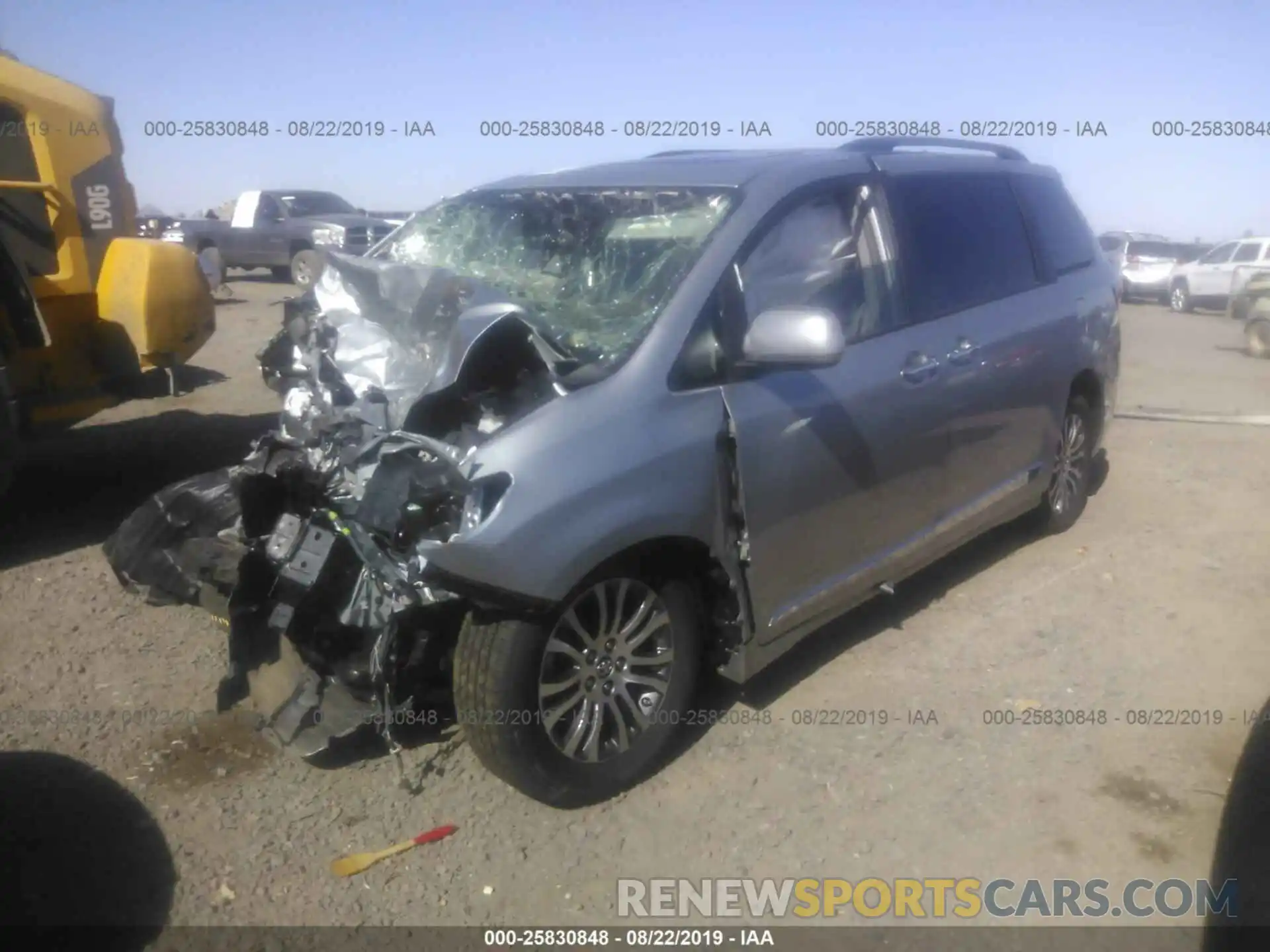 2 Photograph of a damaged car 5TDYZ3DC7KS013830 TOYOTA SIENNA 2019
