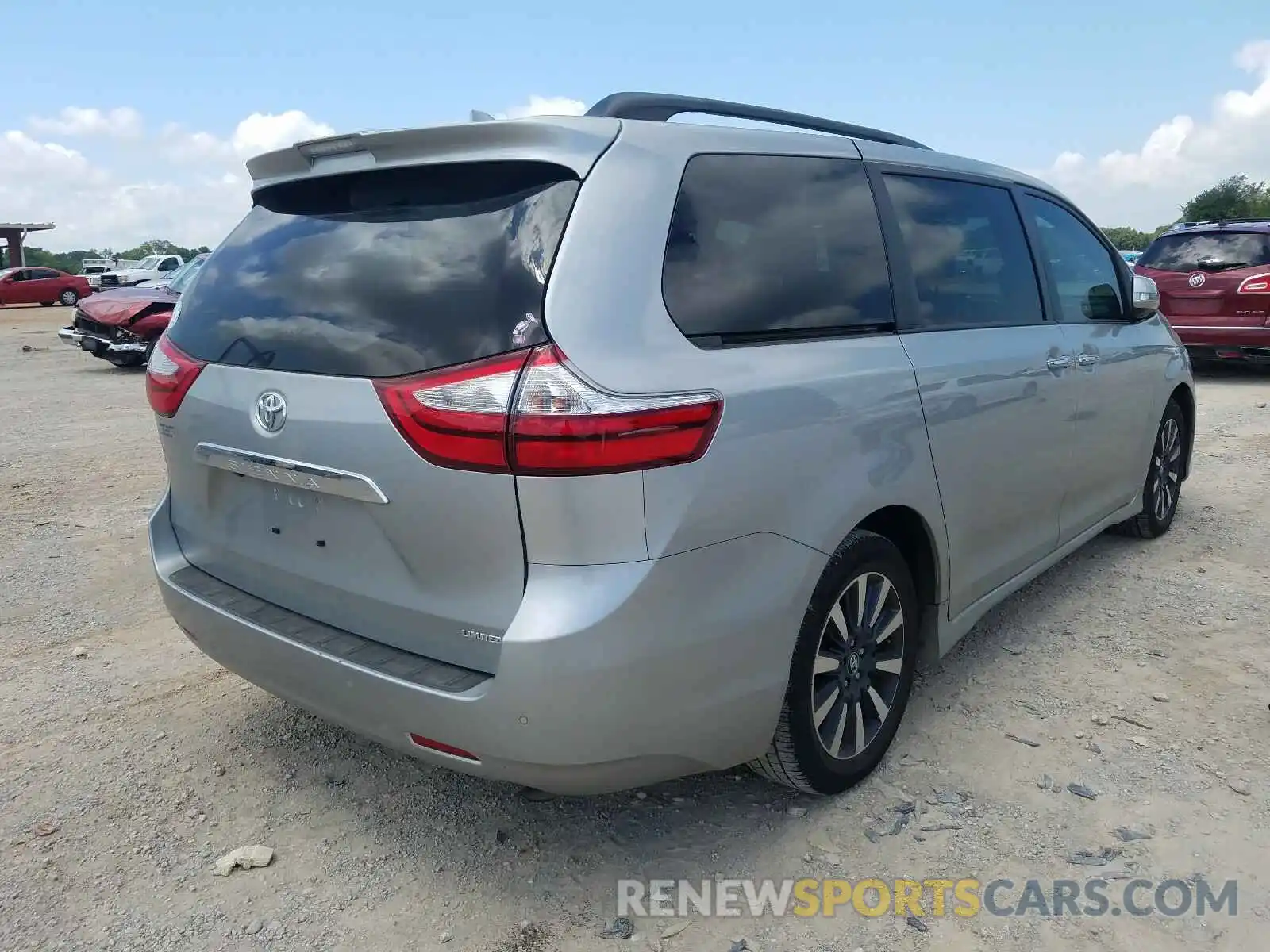 4 Photograph of a damaged car 5TDYZ3DC7KS014878 TOYOTA SIENNA 2019