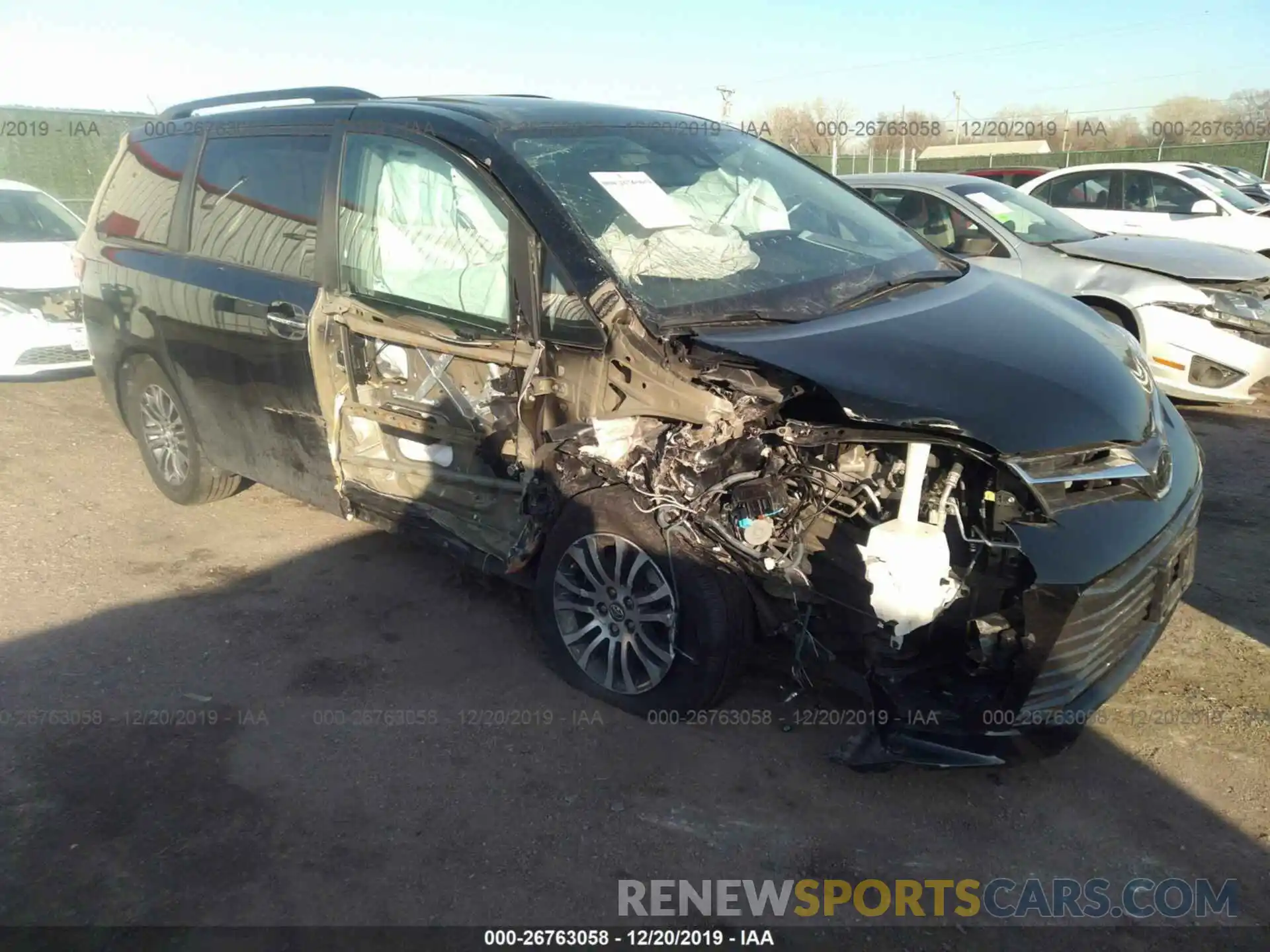 1 Фотография поврежденного автомобиля 5TDYZ3DC7KS015125 TOYOTA SIENNA 2019