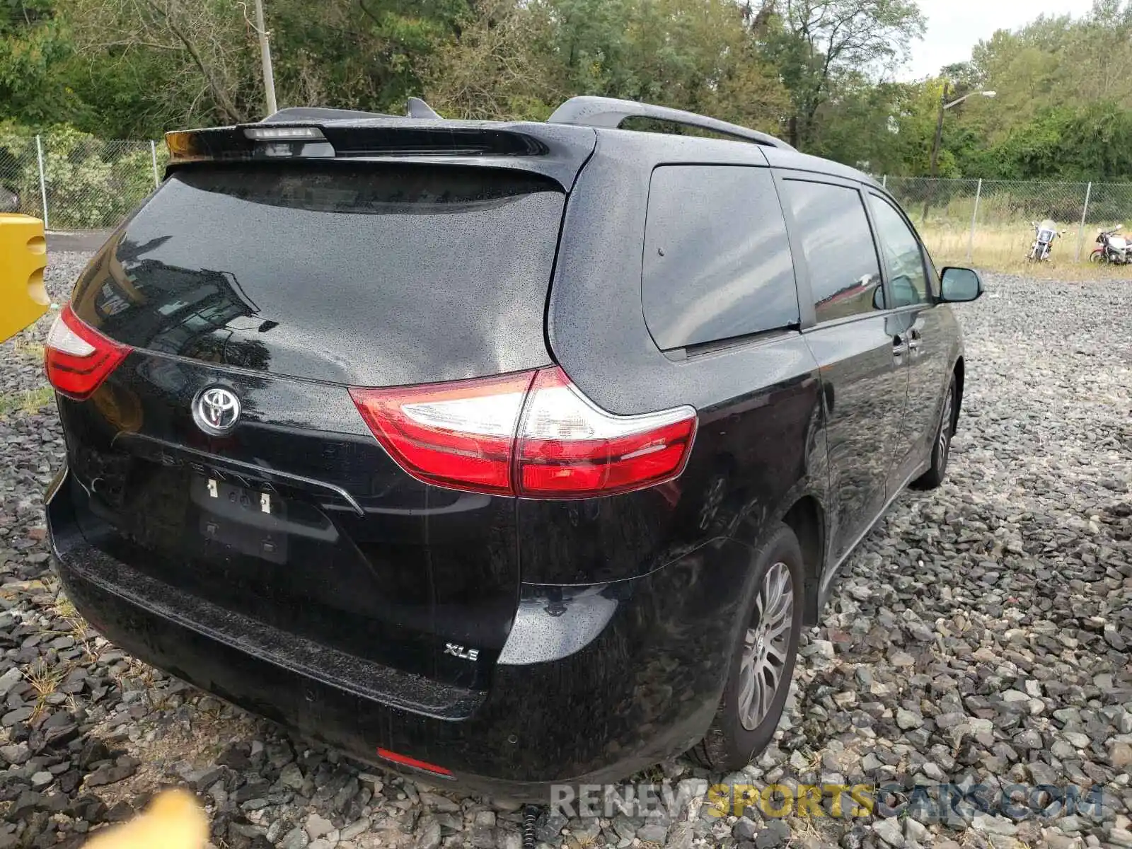 4 Фотография поврежденного автомобиля 5TDYZ3DC7KS015786 TOYOTA SIENNA 2019