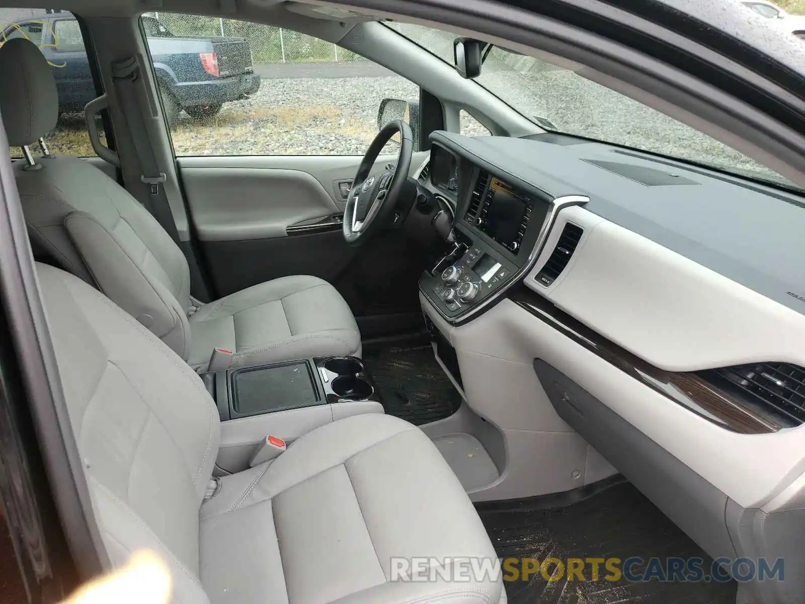 5 Photograph of a damaged car 5TDYZ3DC7KS015786 TOYOTA SIENNA 2019