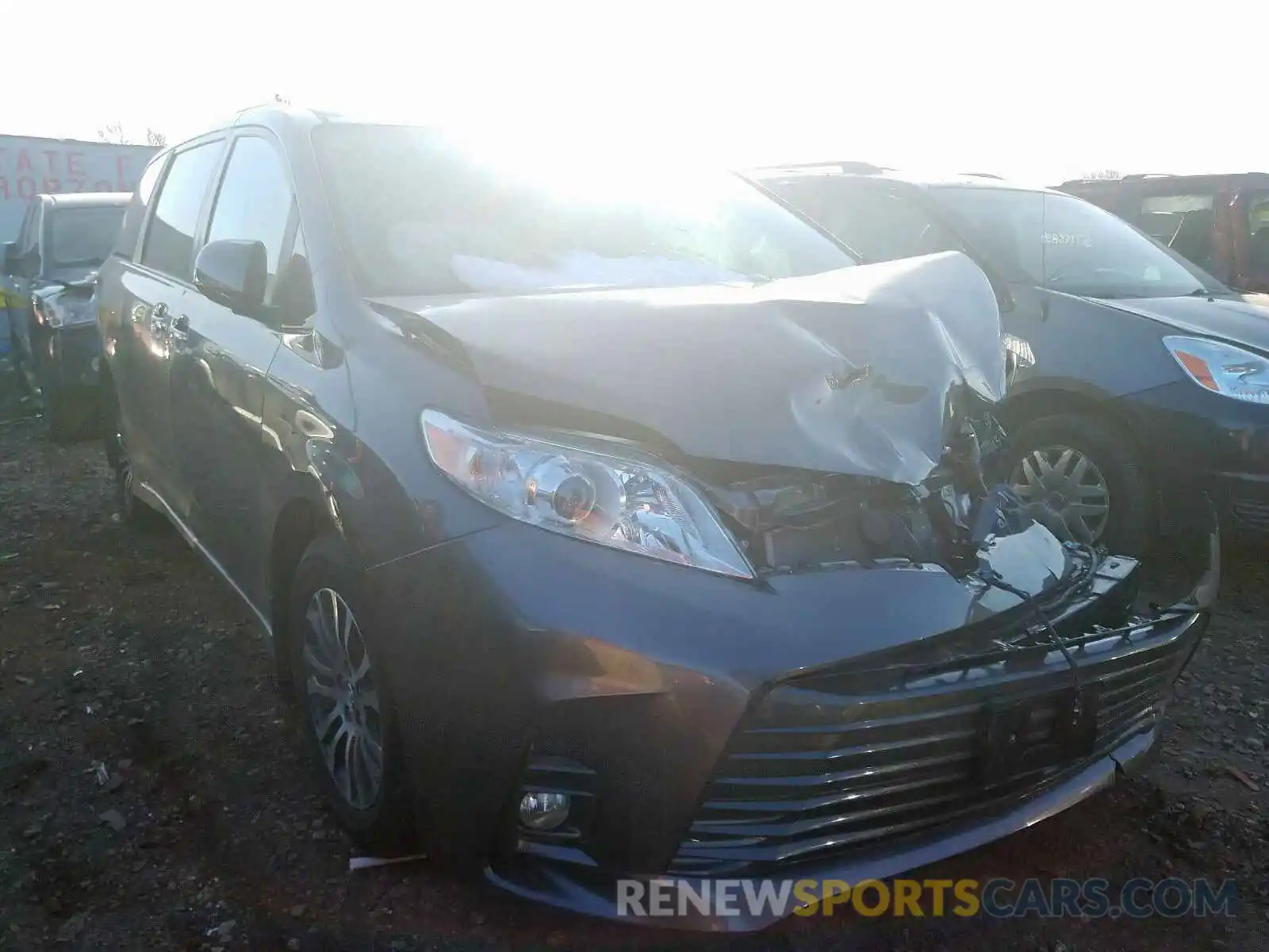 1 Photograph of a damaged car 5TDYZ3DC7KS016792 TOYOTA SIENNA 2019