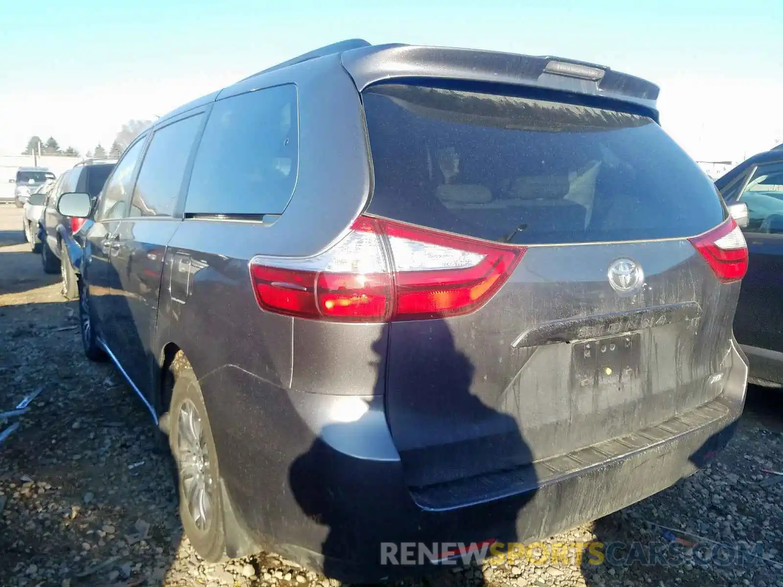 3 Photograph of a damaged car 5TDYZ3DC7KS016792 TOYOTA SIENNA 2019