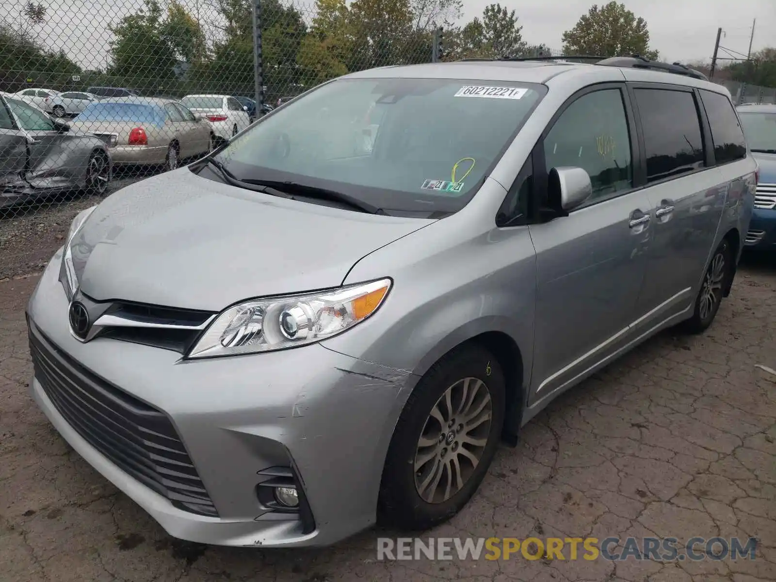 2 Photograph of a damaged car 5TDYZ3DC7KS965985 TOYOTA SIENNA 2019