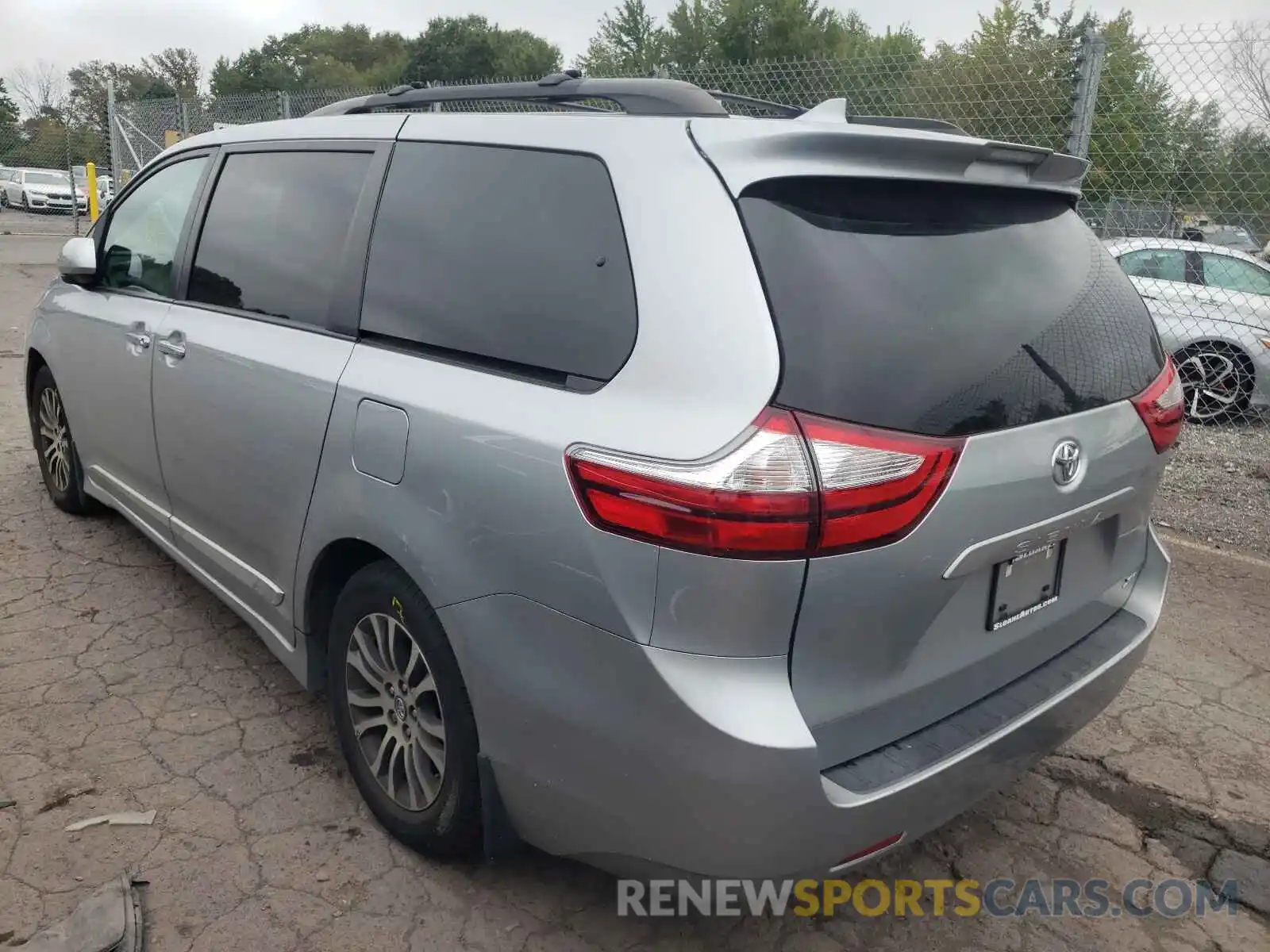 3 Фотография поврежденного автомобиля 5TDYZ3DC7KS965985 TOYOTA SIENNA 2019