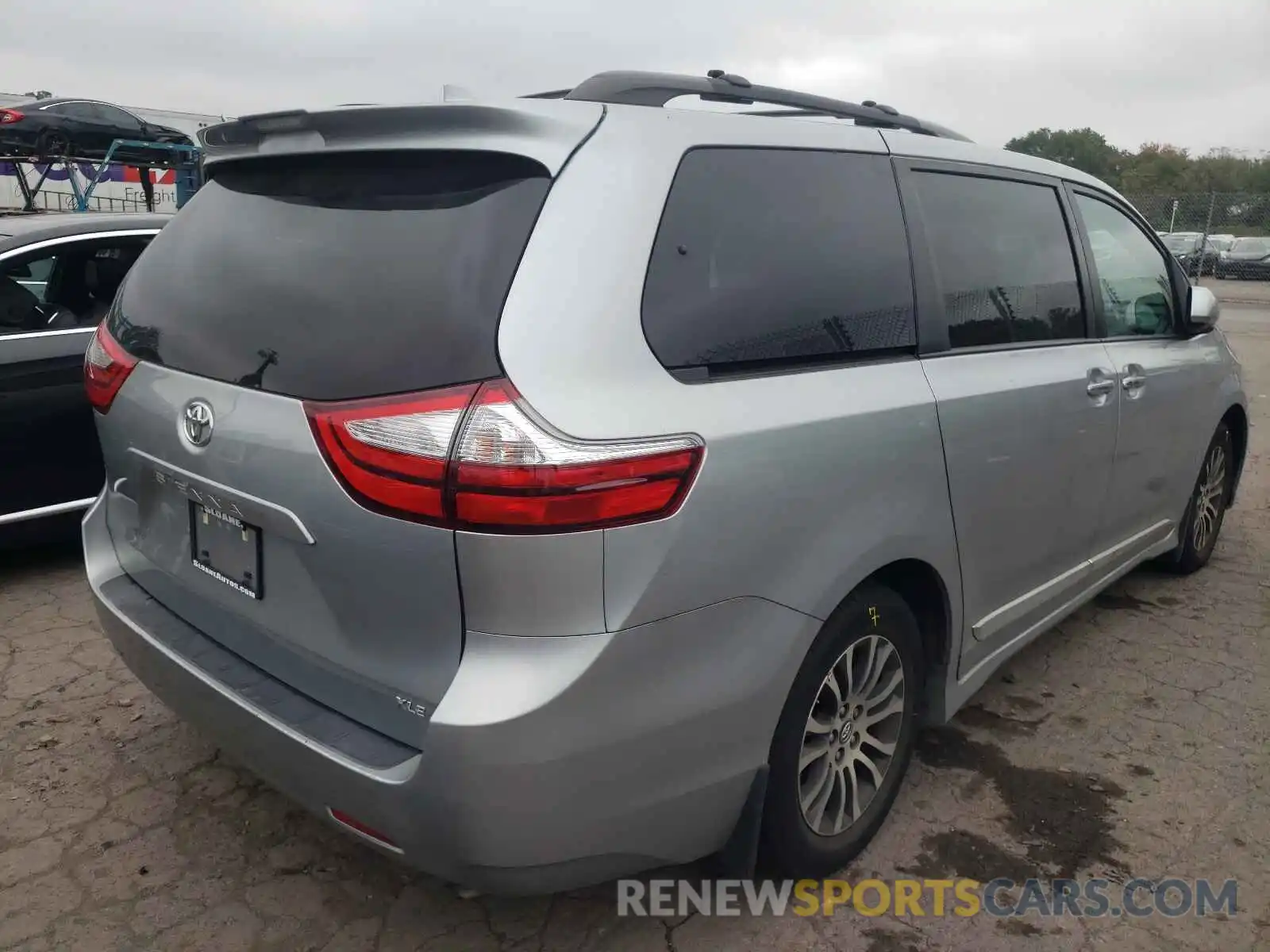 4 Фотография поврежденного автомобиля 5TDYZ3DC7KS965985 TOYOTA SIENNA 2019