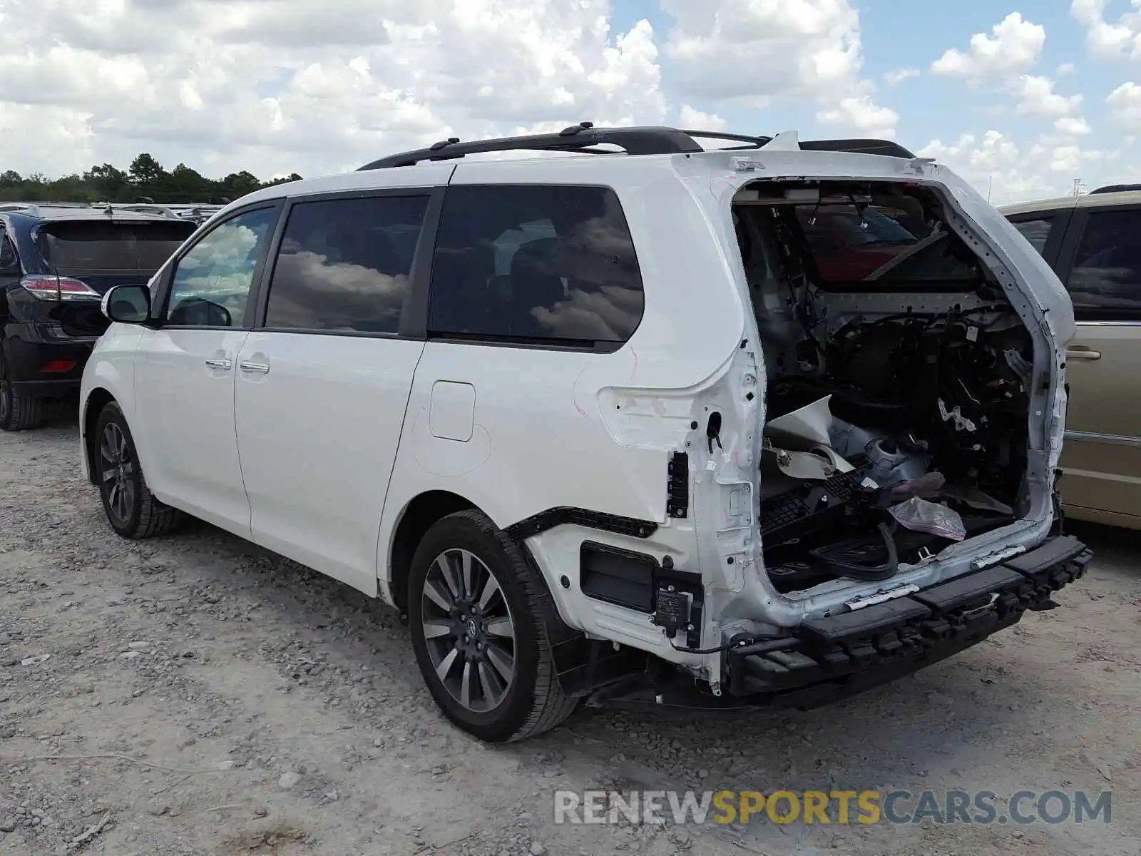 3 Photograph of a damaged car 5TDYZ3DC7KS966456 TOYOTA SIENNA 2019