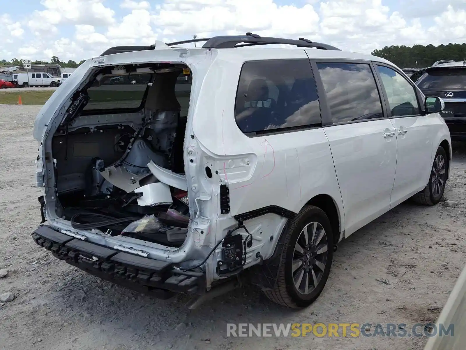 4 Photograph of a damaged car 5TDYZ3DC7KS966456 TOYOTA SIENNA 2019