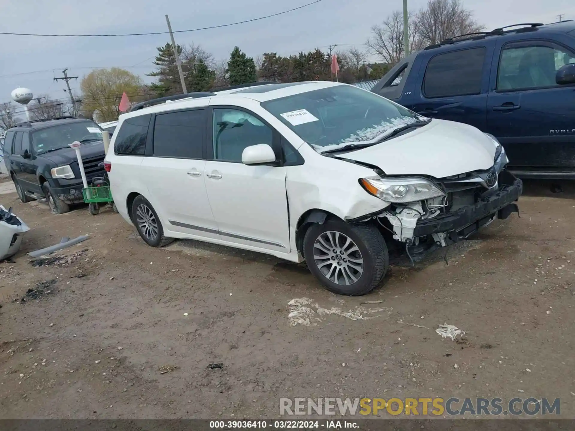 1 Фотография поврежденного автомобиля 5TDYZ3DC7KS967171 TOYOTA SIENNA 2019