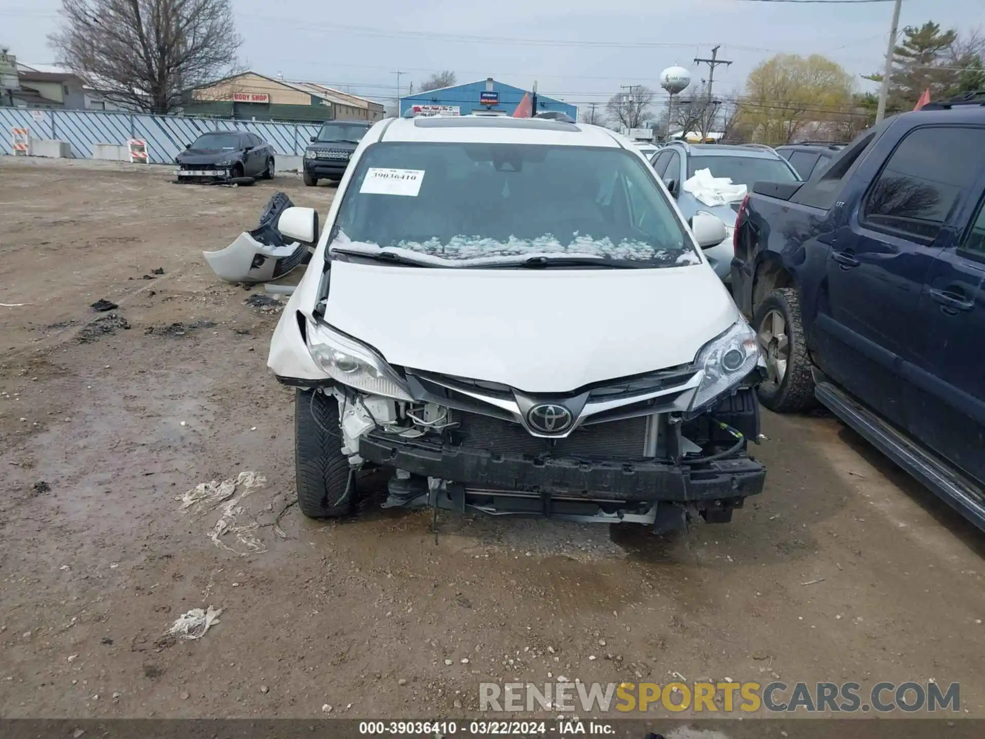 13 Photograph of a damaged car 5TDYZ3DC7KS967171 TOYOTA SIENNA 2019