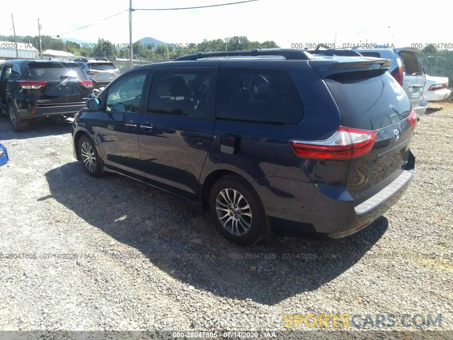 3 Фотография поврежденного автомобиля 5TDYZ3DC7KS969311 TOYOTA SIENNA 2019