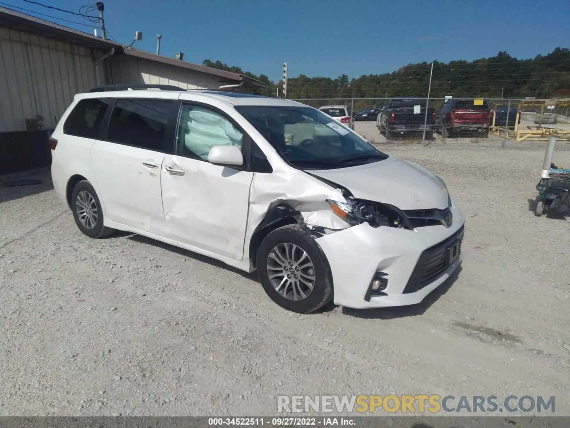 1 Photograph of a damaged car 5TDYZ3DC7KS970149 TOYOTA SIENNA 2019