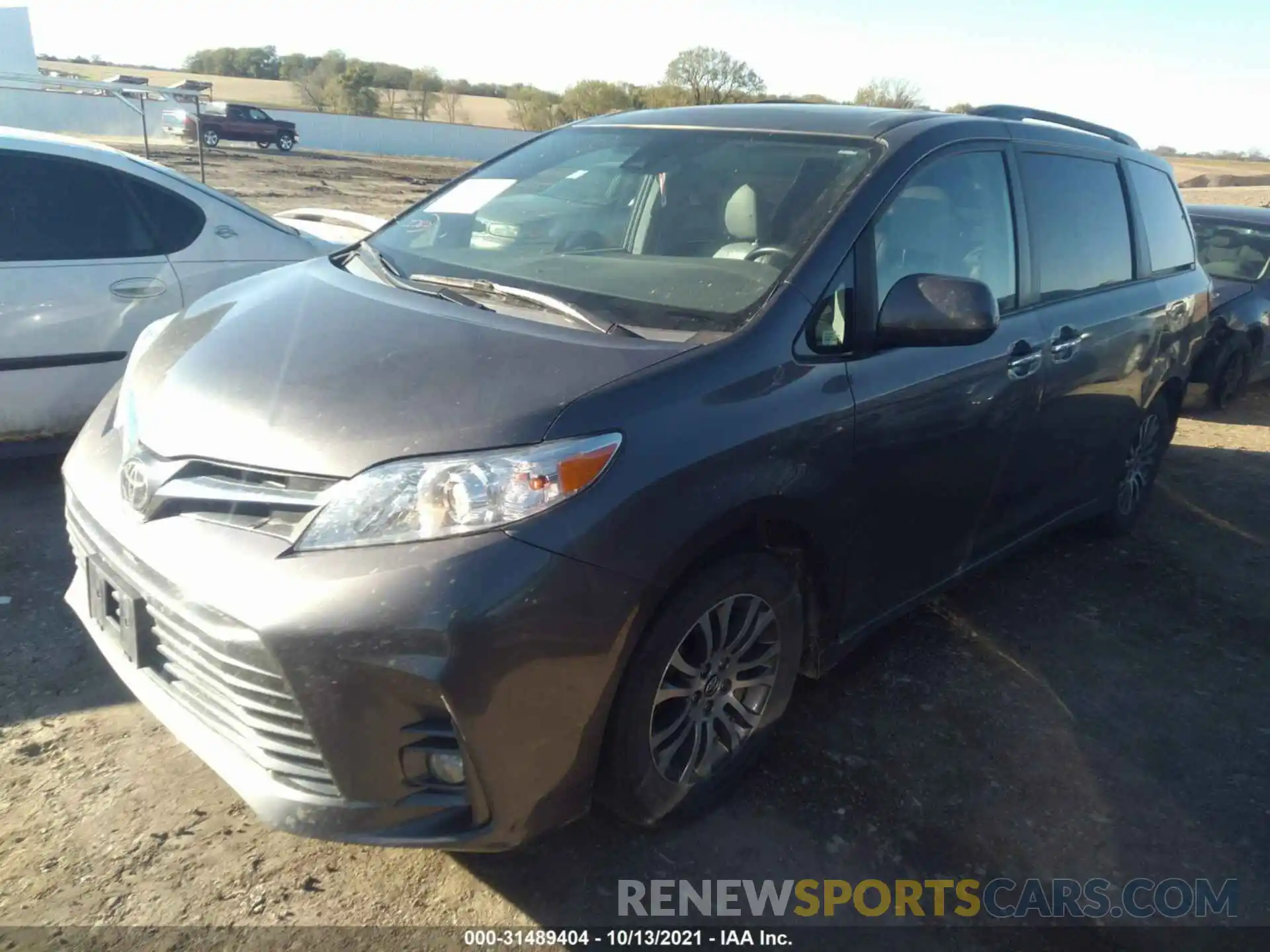 2 Photograph of a damaged car 5TDYZ3DC7KS970684 TOYOTA SIENNA 2019